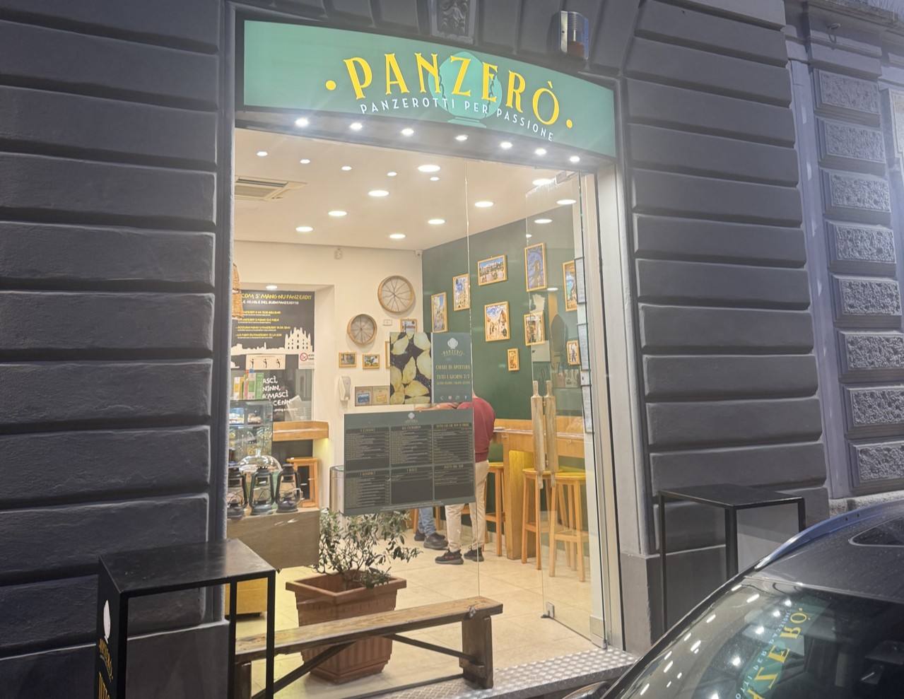 PANZERÒ panzerotti per passione: the place