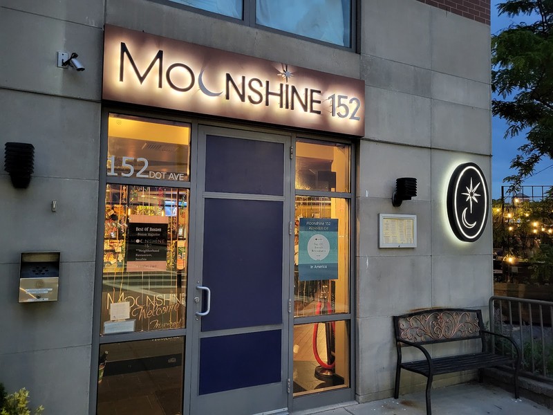 Moonshine 152: photo