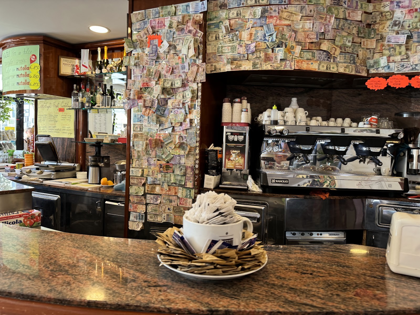 Bar L'Incontro: the place