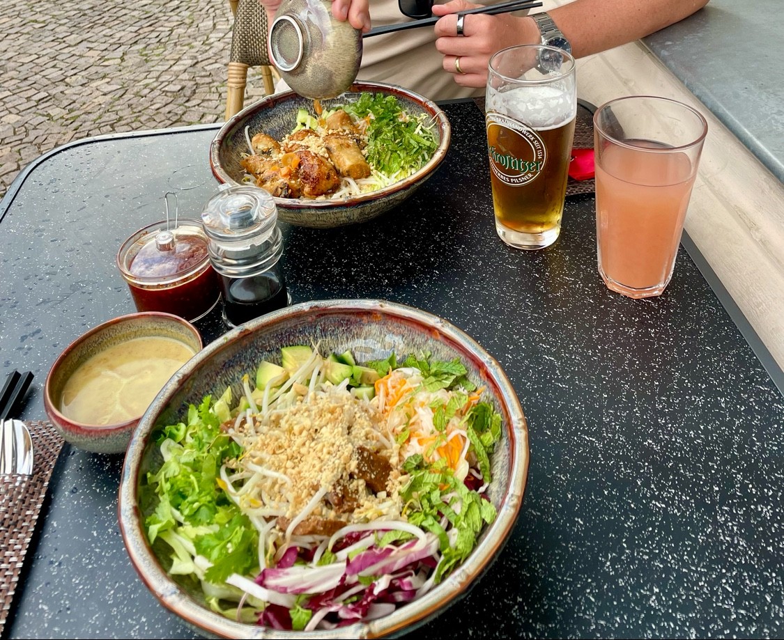 Mong Mo: food & drinks