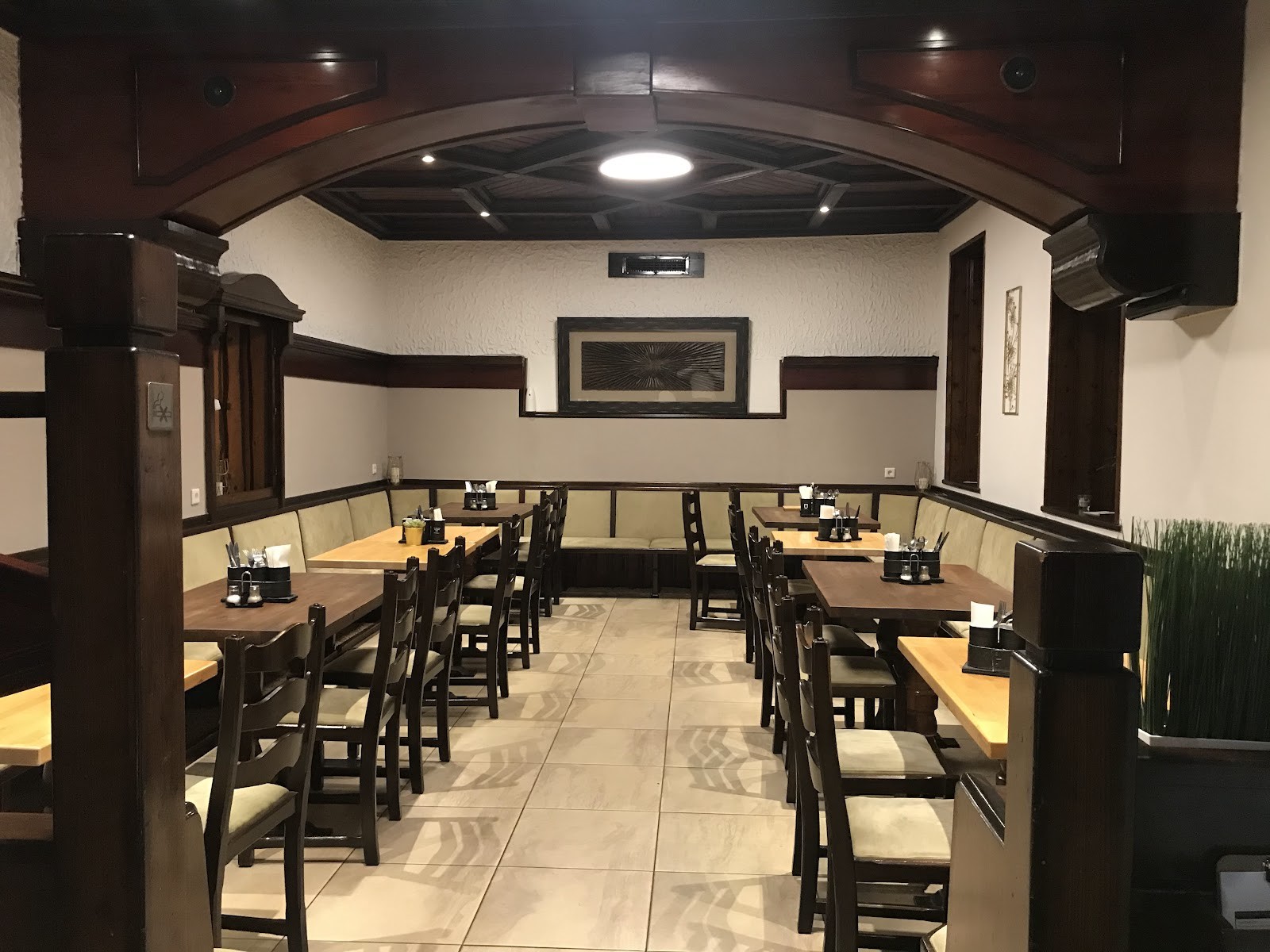 URBAN BROS. PIZZA & CO.: the place