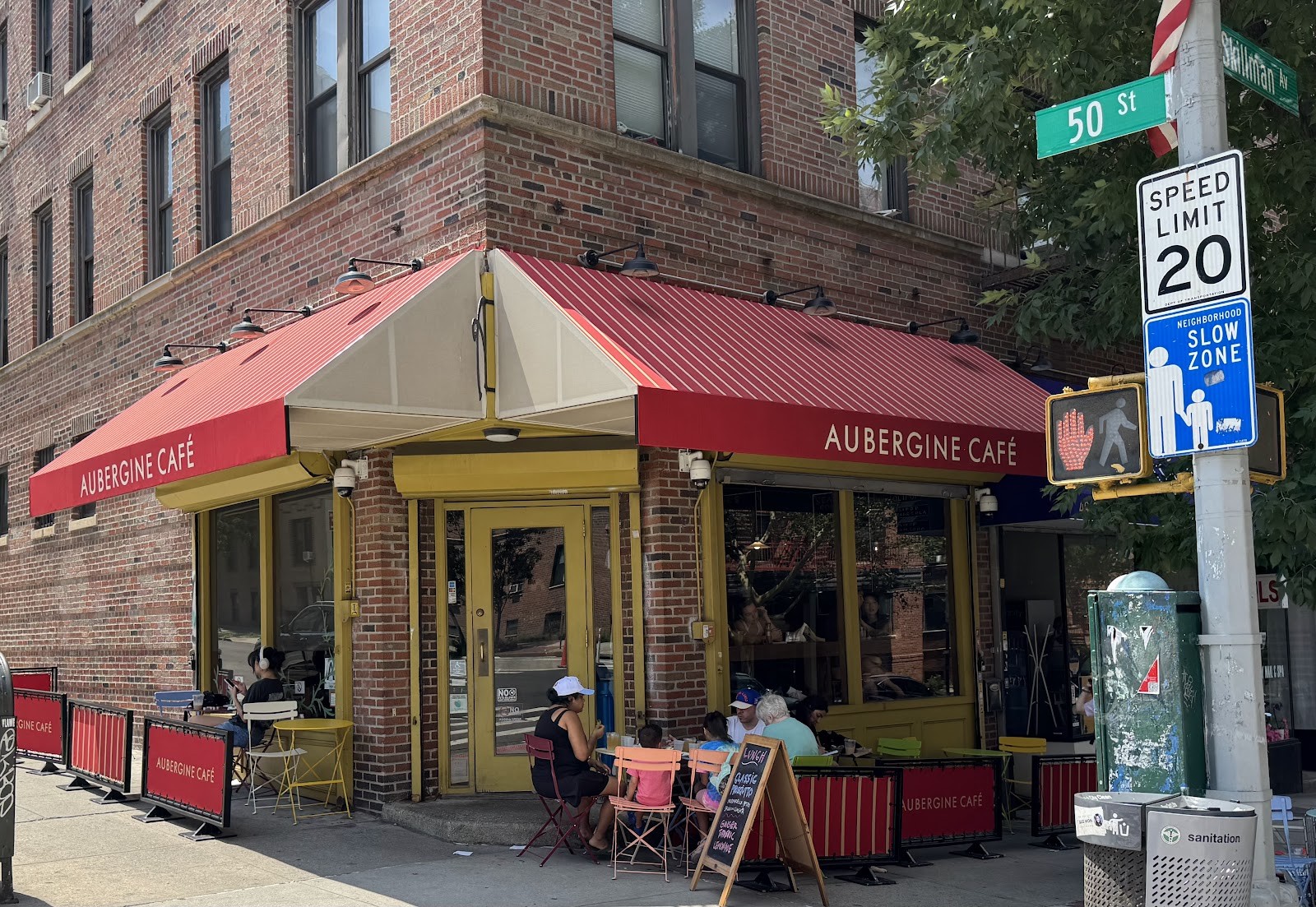 Aubergine Cafe: the place