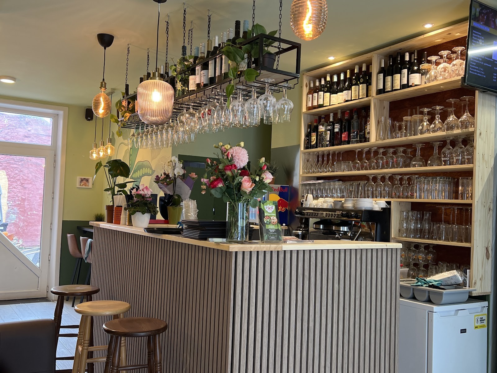 Poke Bar & Sushi: the place