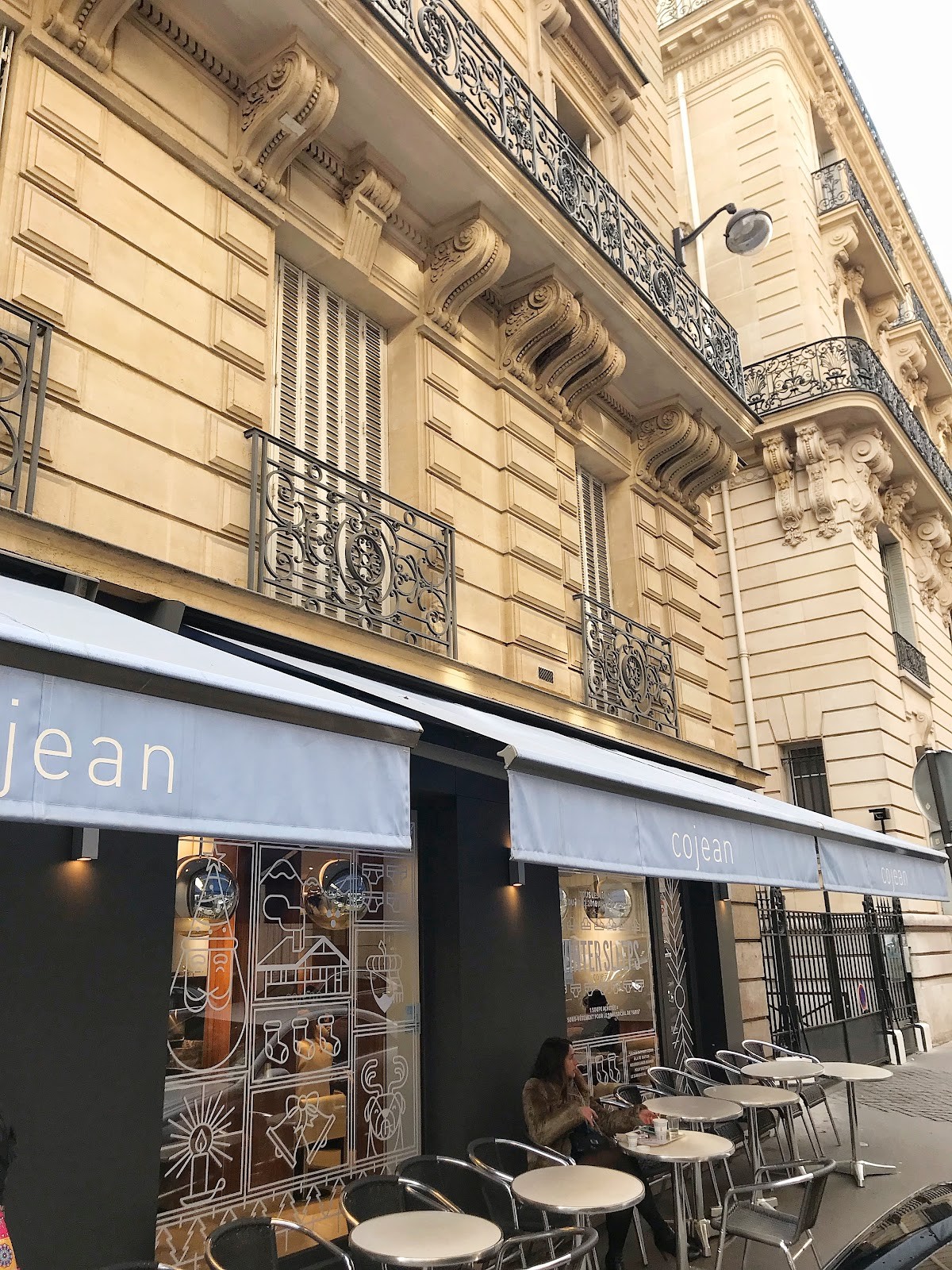 Cojean Marbeuf: the place