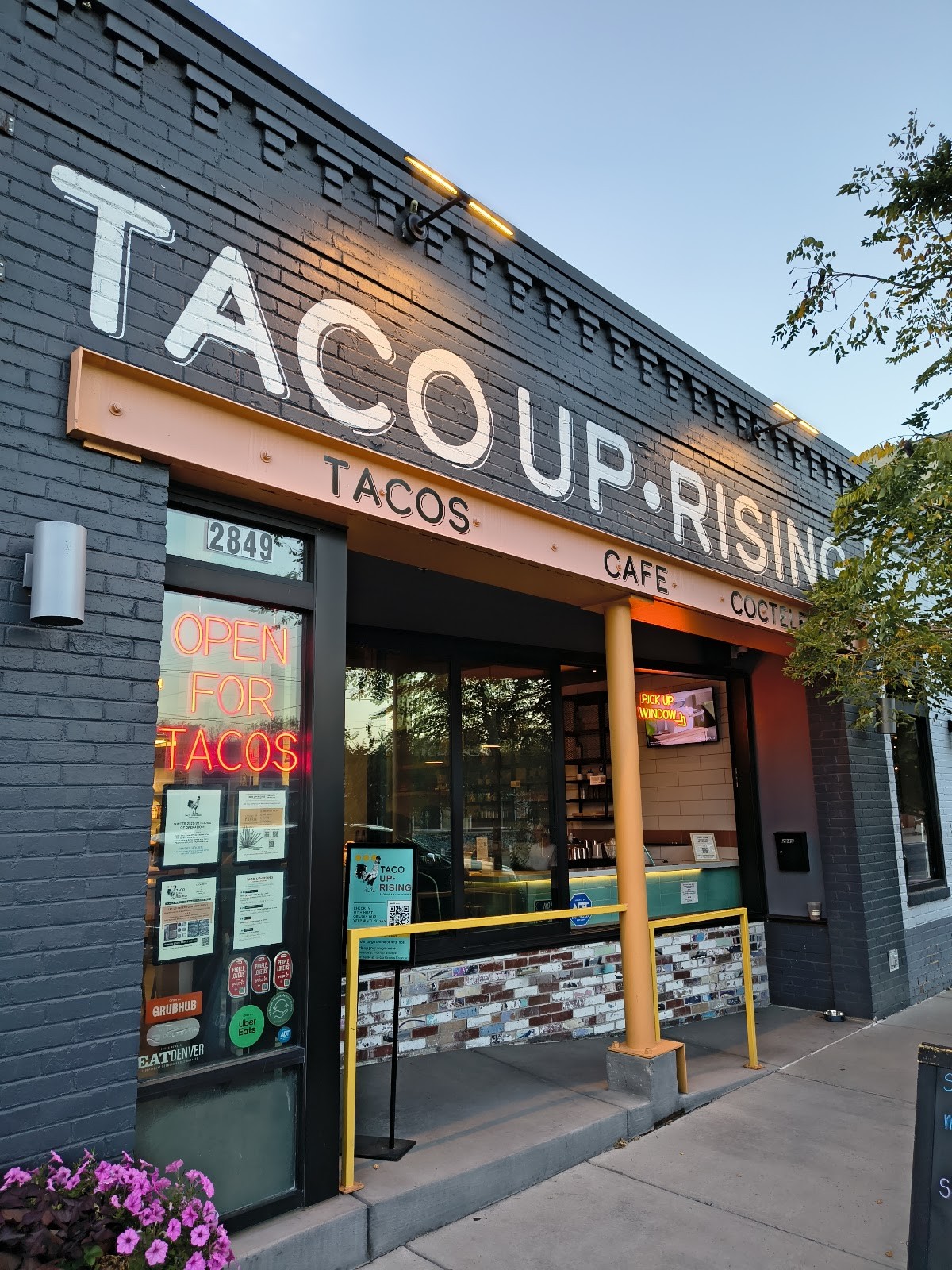 Taco Uprising: the place