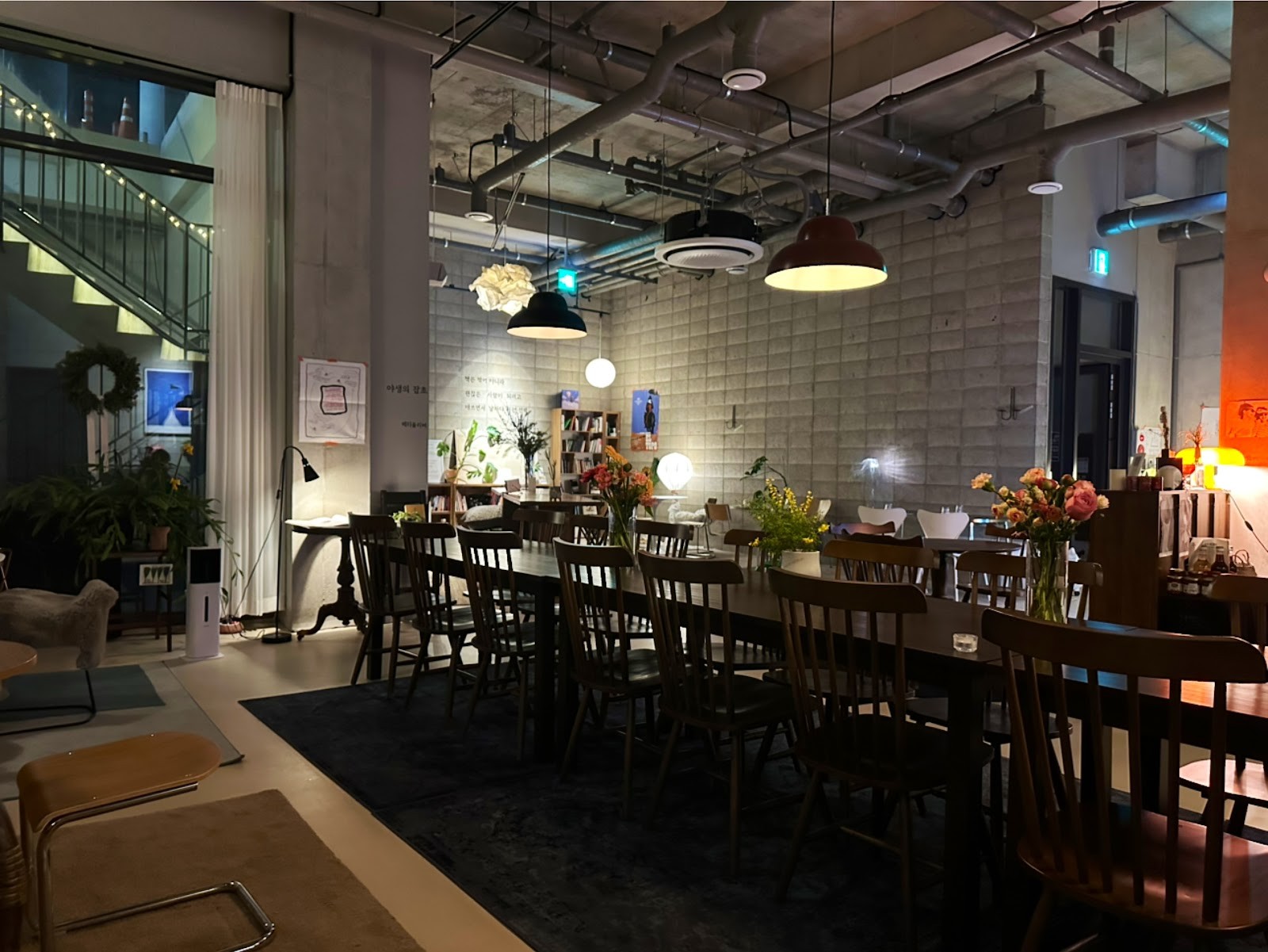 Escene: the place