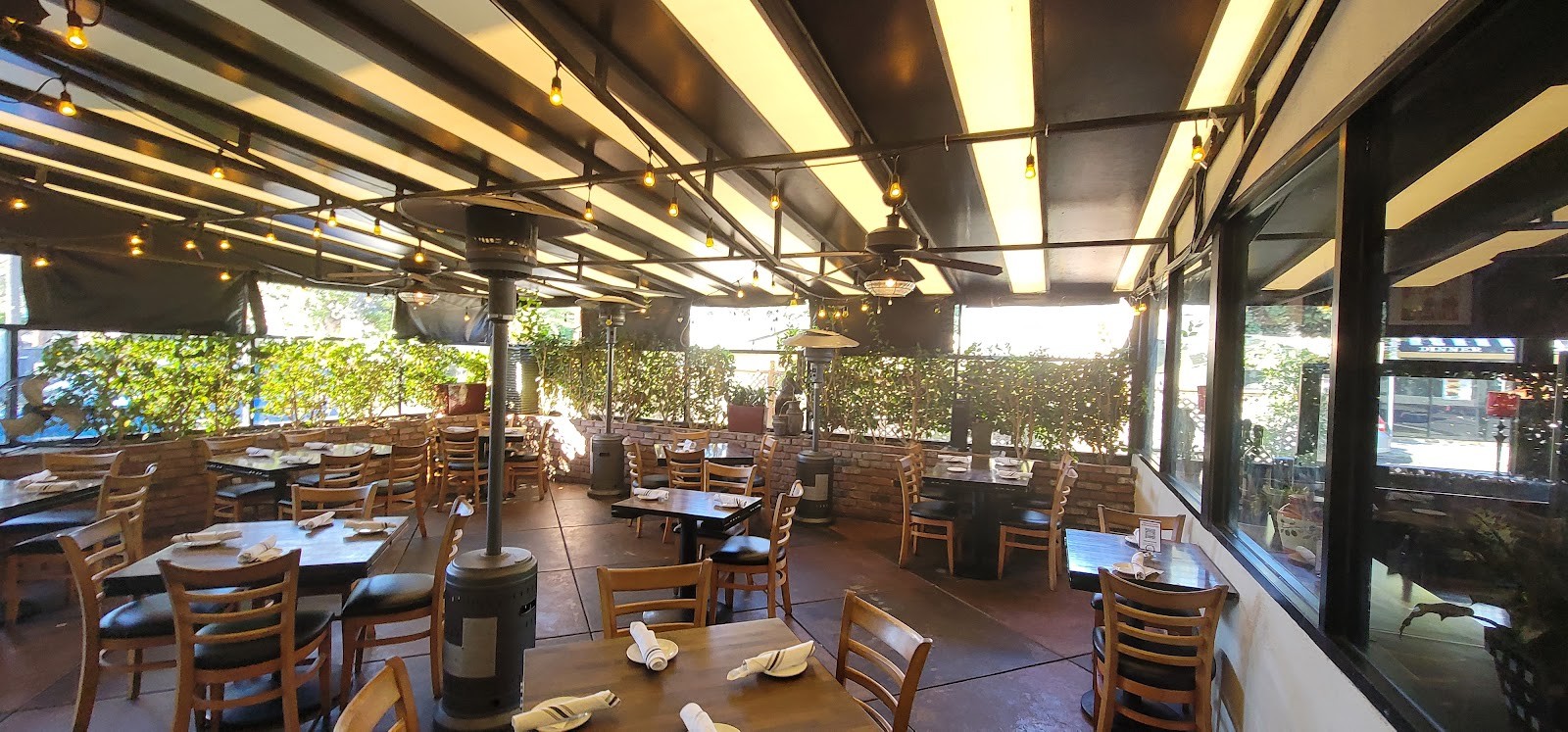 Maria's Neighborhood Italian Kitchen: the place