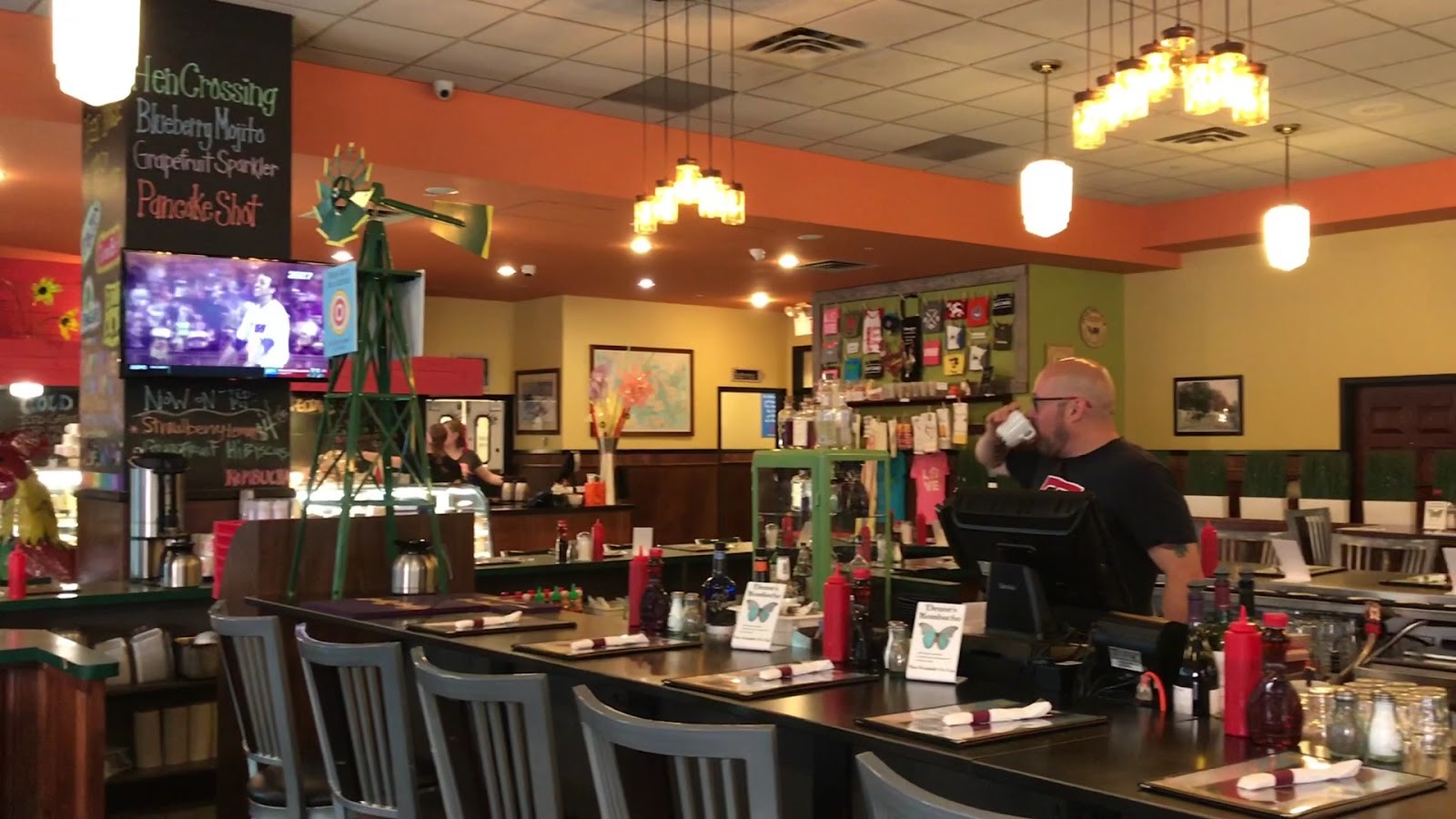 Hen House Eatery: the place