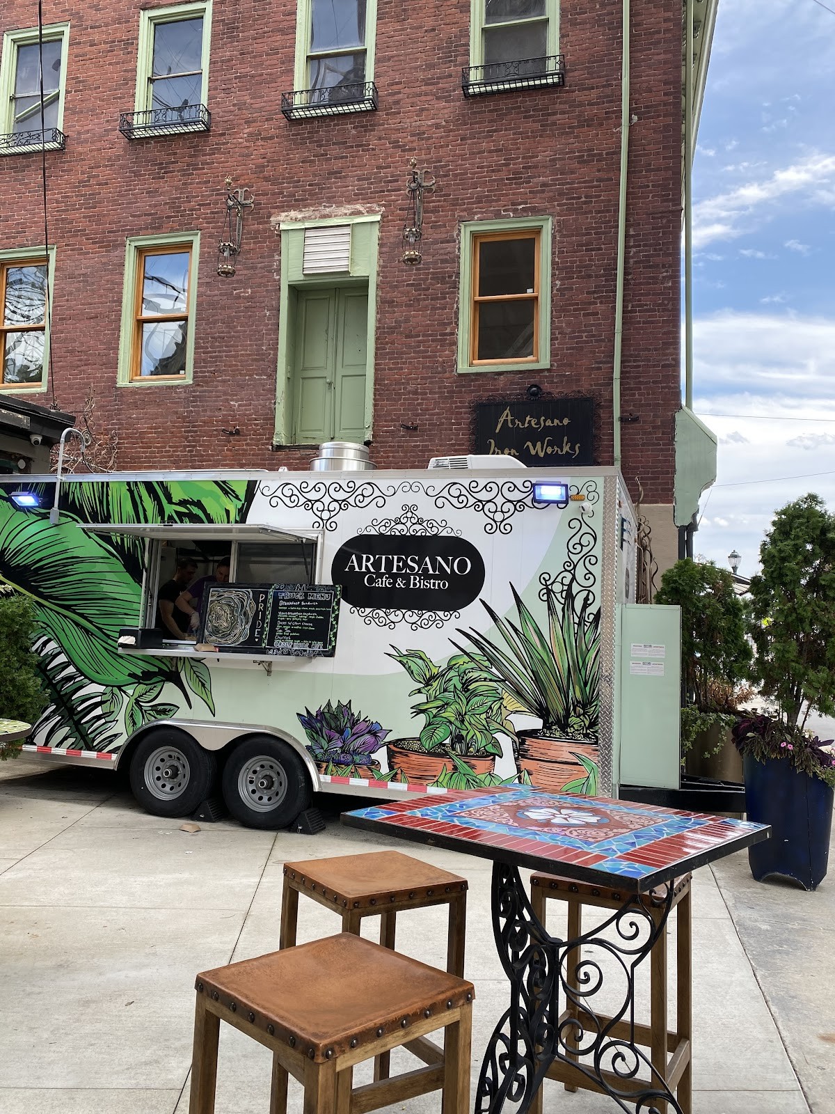 Artesano Cafe: the place