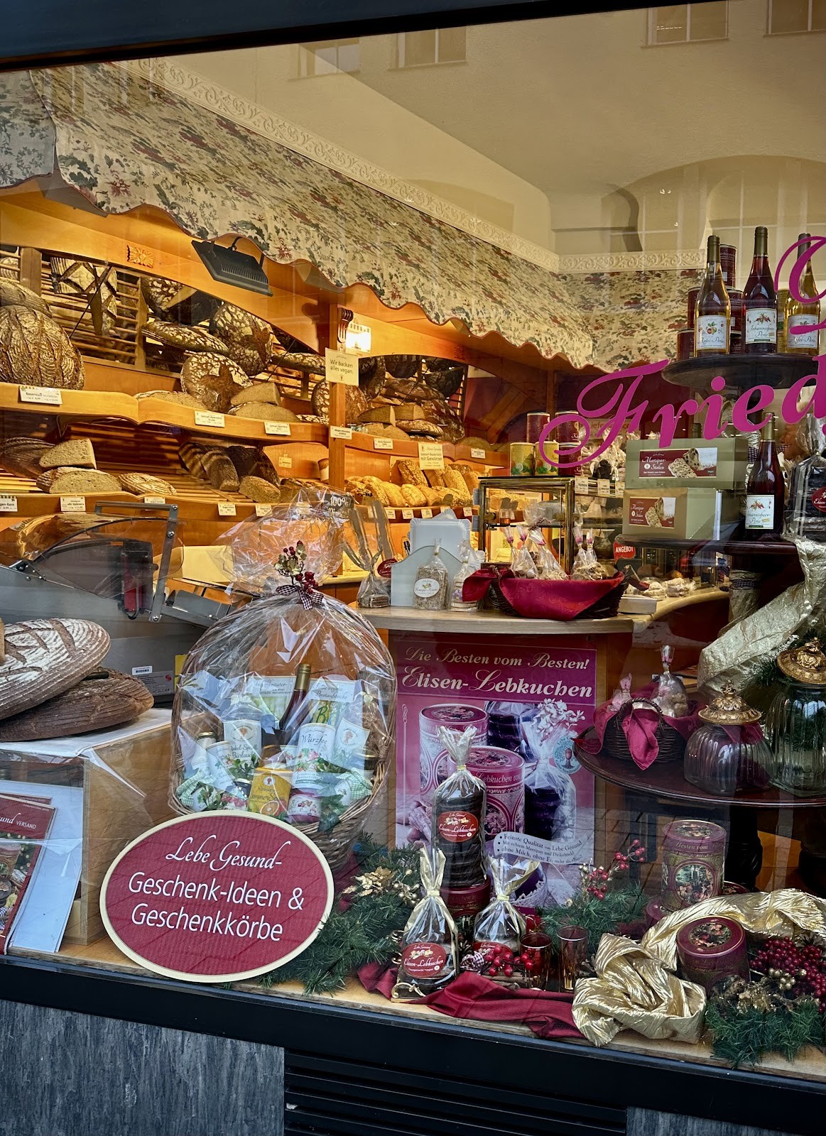 Lebe Gesund: Bäckerei & vegane Bio-Lebensmittel in Stuttgart, frisches Gemüse – Bioladen Stuttgart mit Lieferservice: the place