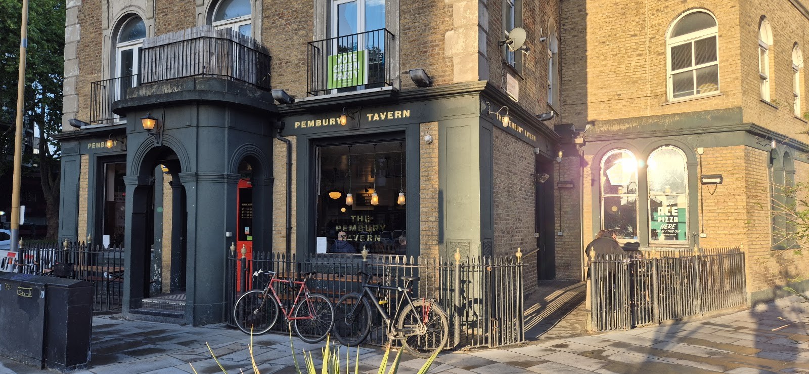 The Pembury Tavern: the place