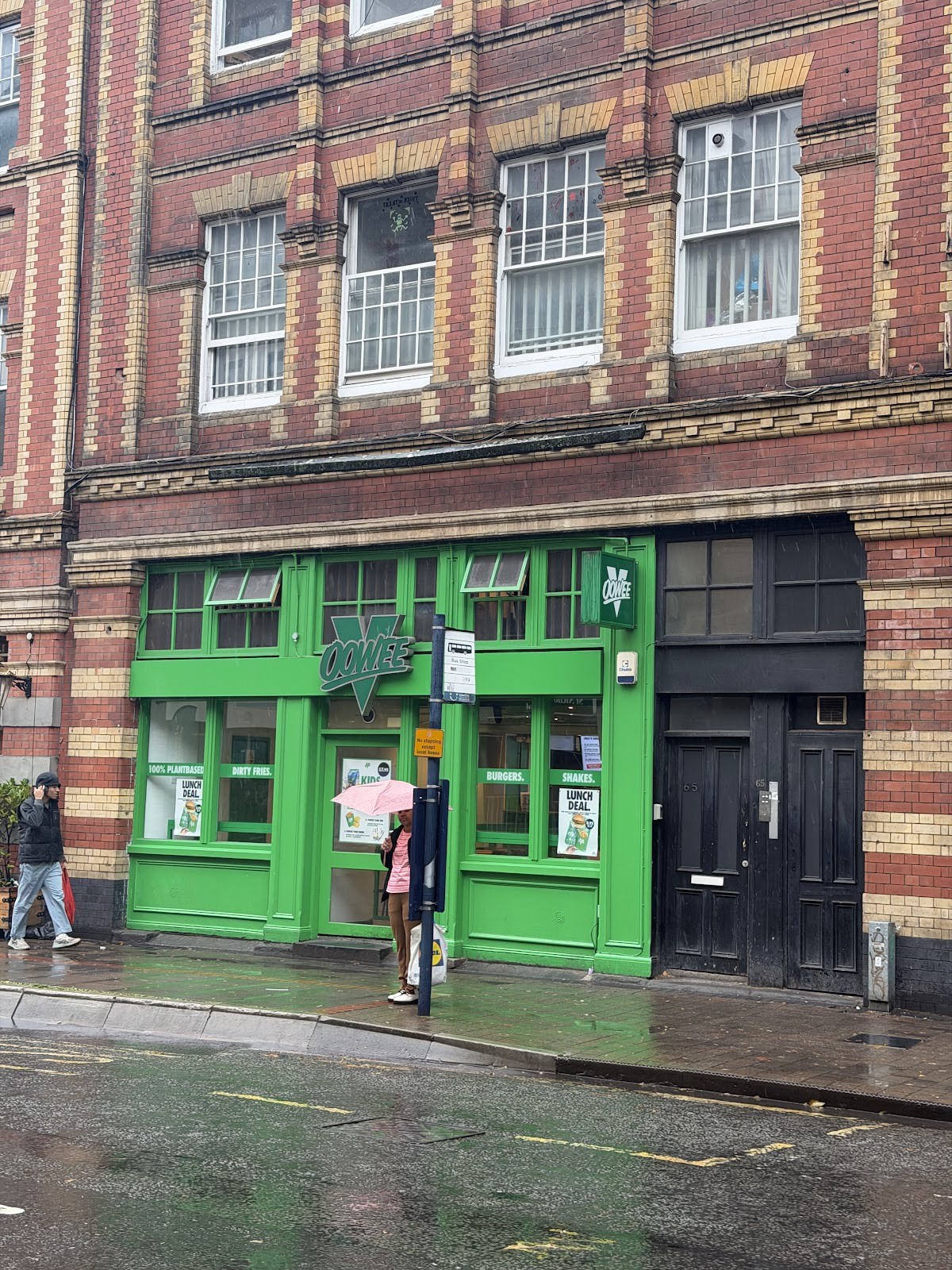 Oowee Vegan Baldwin St. - Plant Based Burgers, Fried Chicken & Shakes.: the place