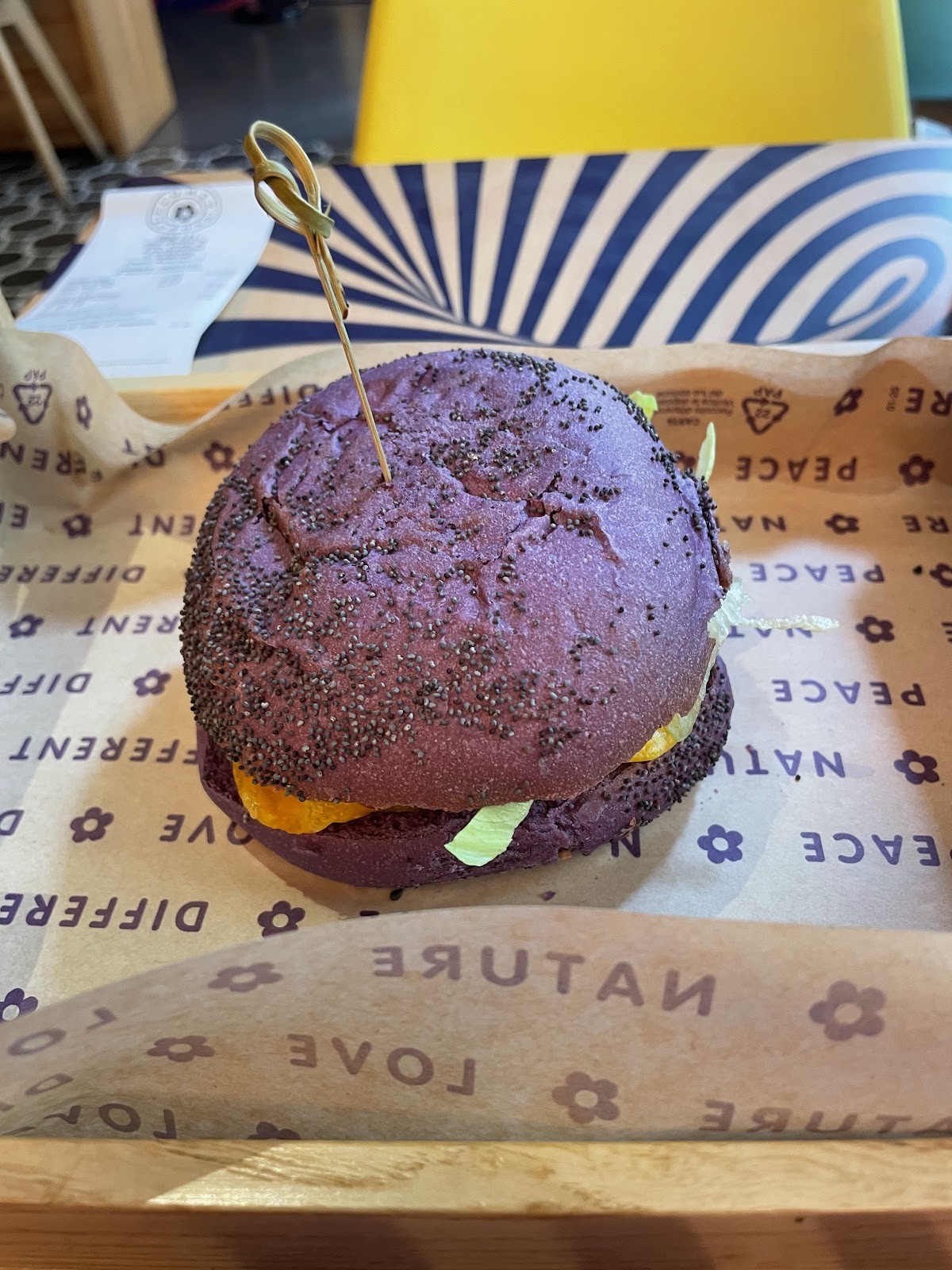 Flower Burger: food & drinks