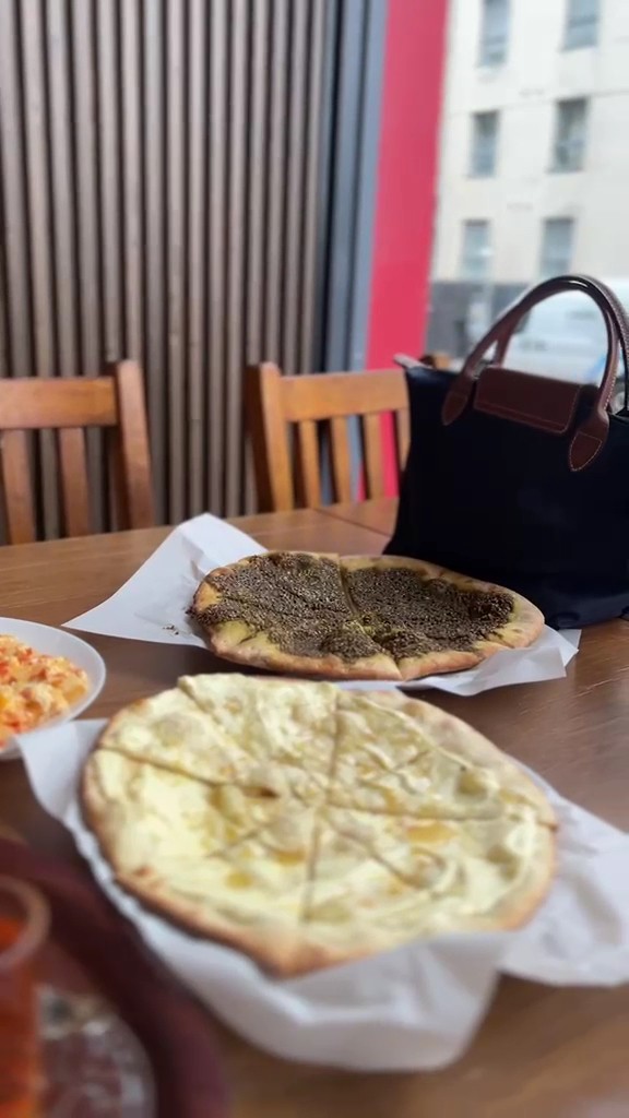 Syrian Pie: food & drinks