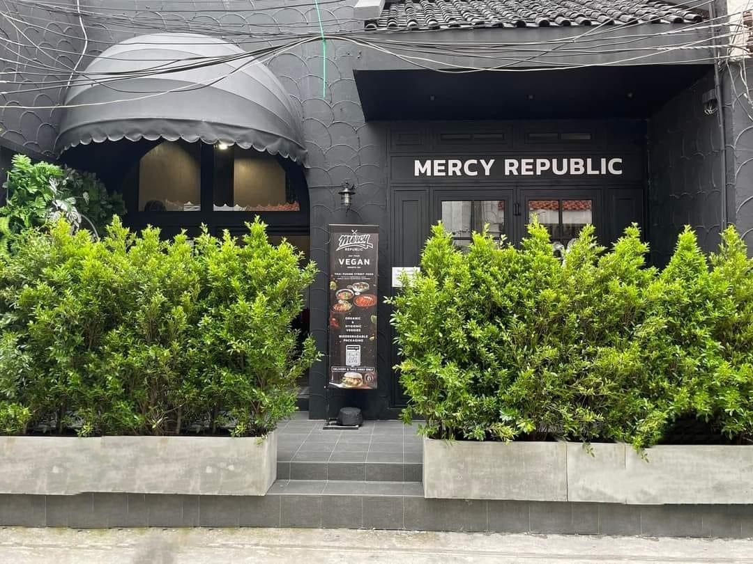 Mercy Republic: the place
