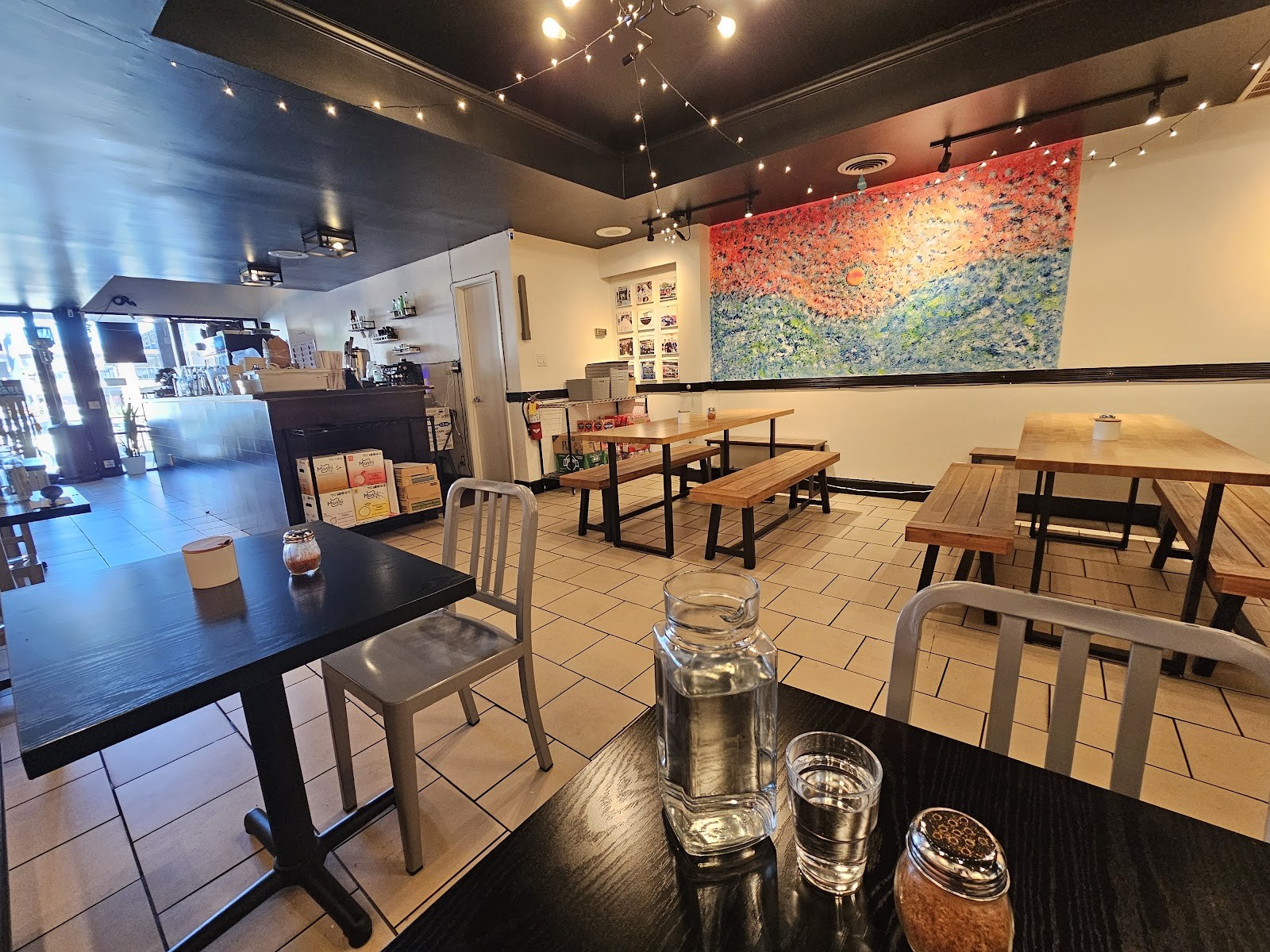 Torraku Ramen - Lombard: the place