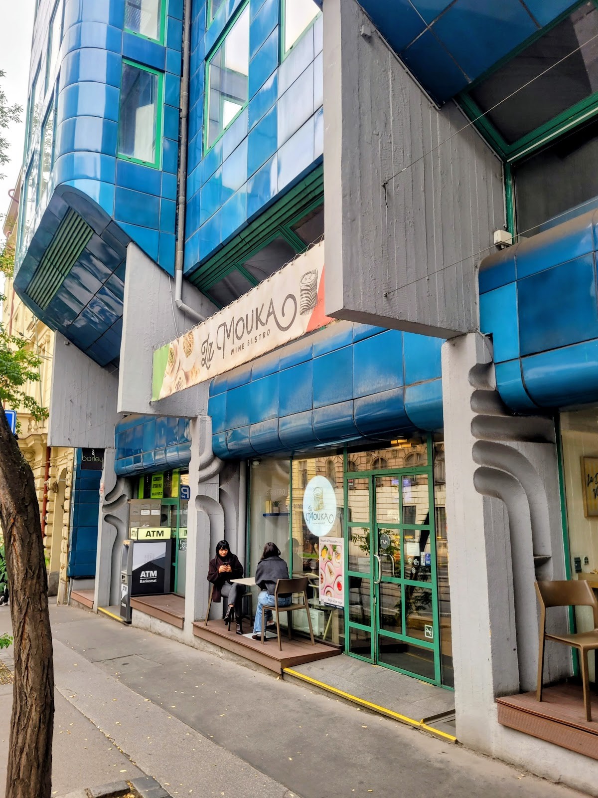 La Mouka wine bistro: the place