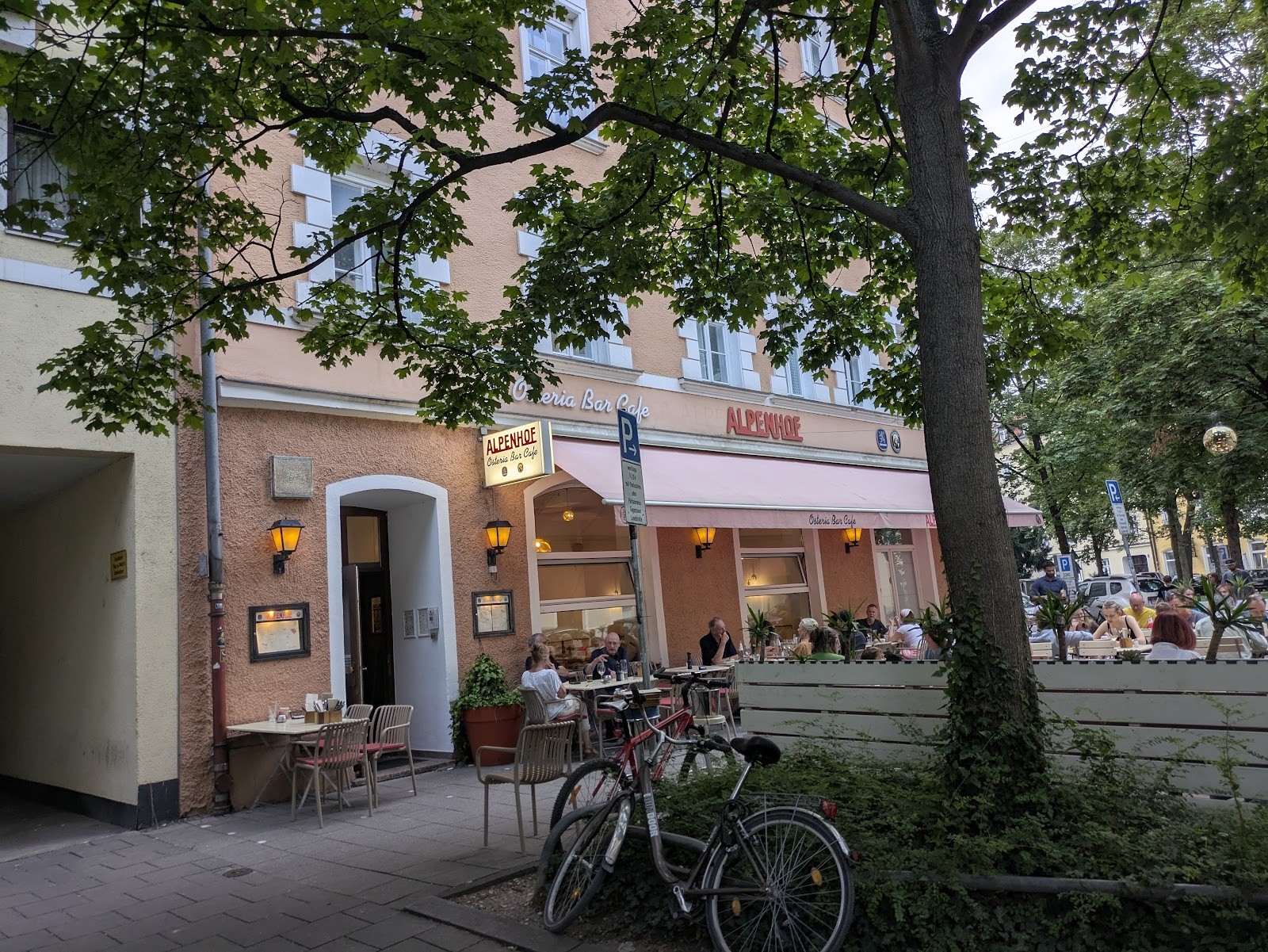 Osteria Alpenhof: the place