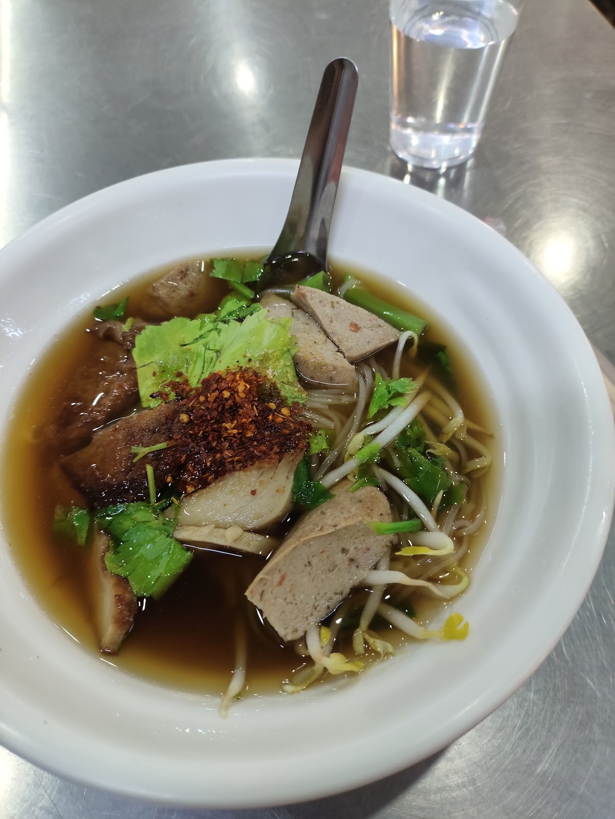 Khun Aeo Vegetarian Restaurant: food & drinks