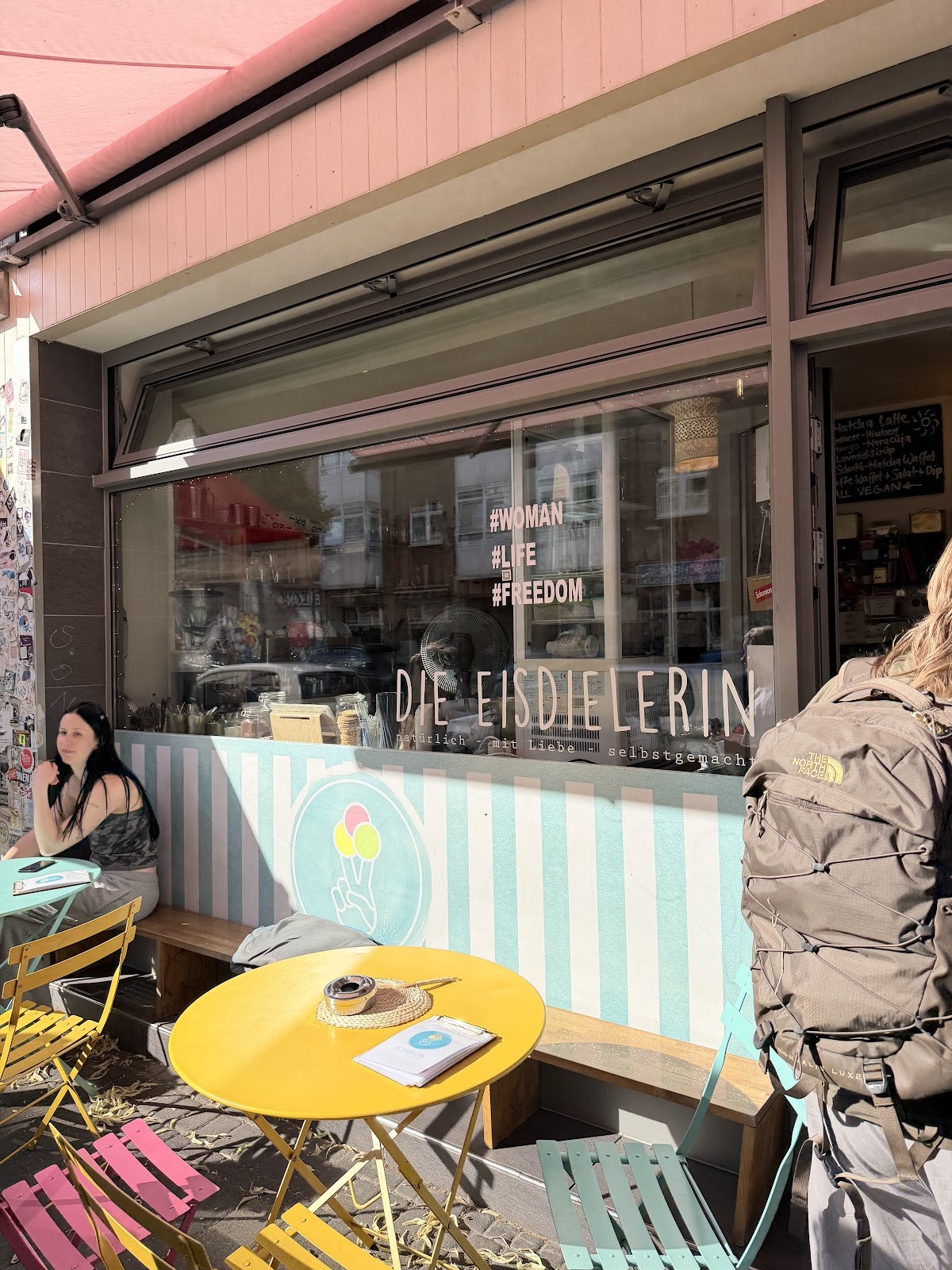 Die Eisdielerin: the place