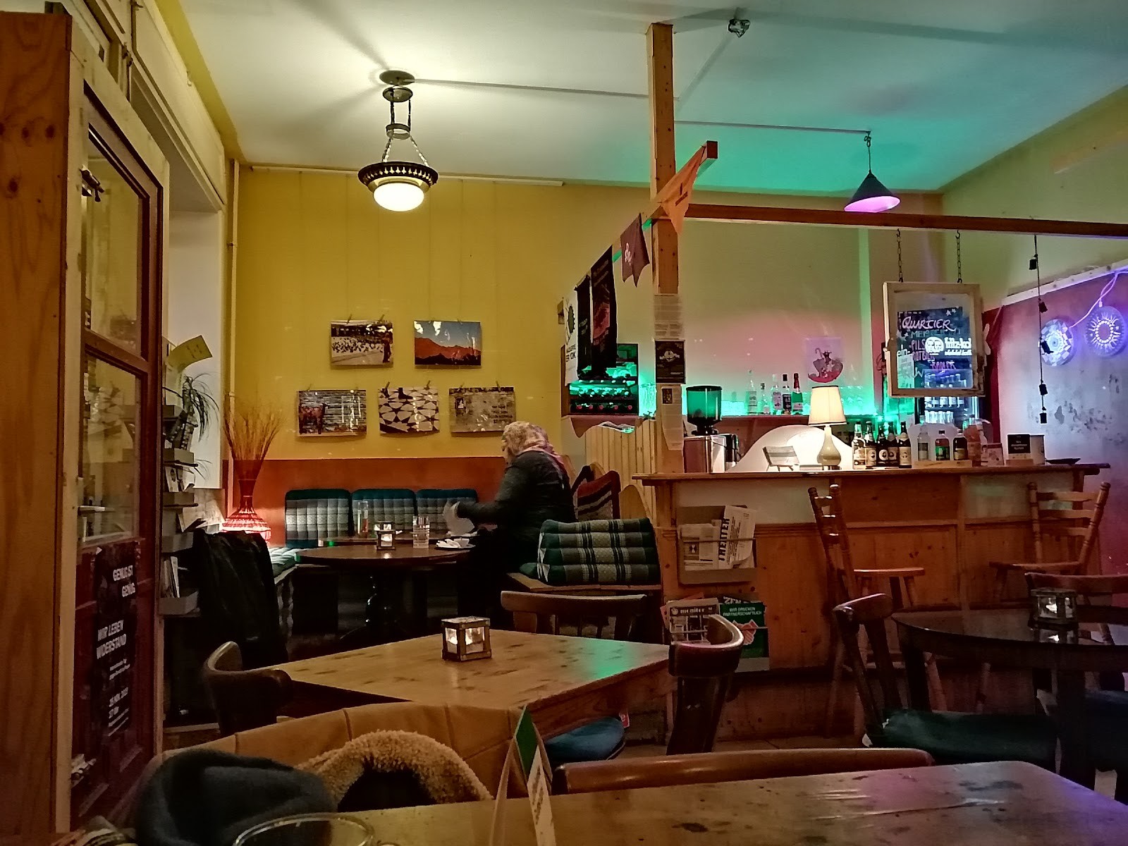 tschüüüsch – Vriends & Cosy Comfort Food: the place