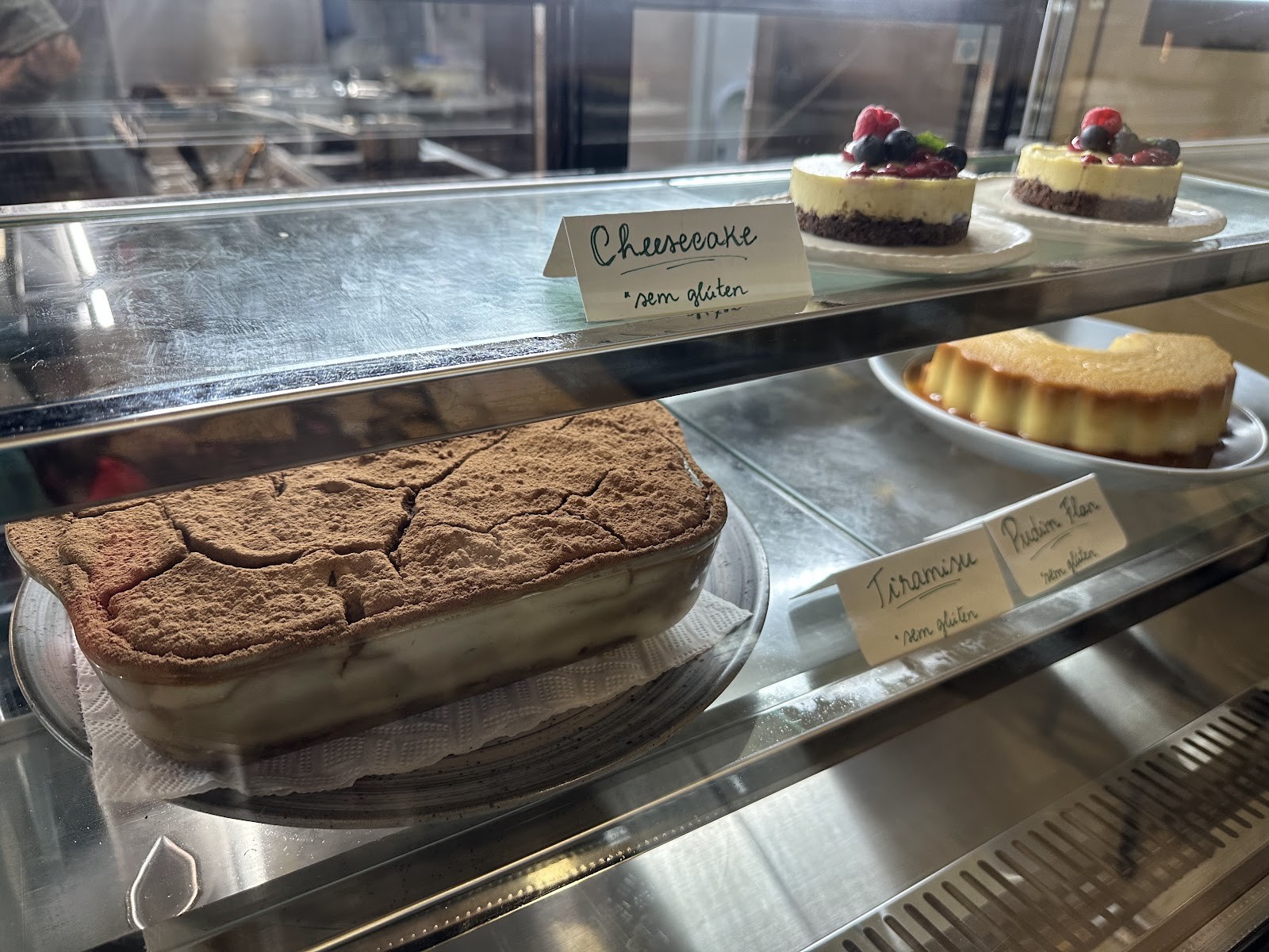 Gupi Vegan Pastry: food & drinks