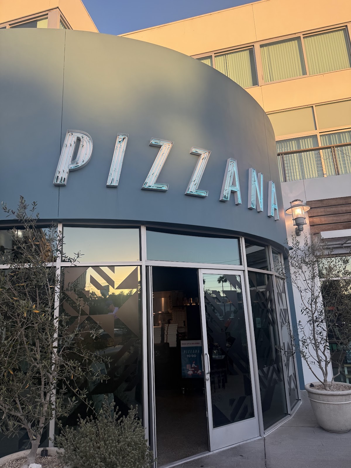 Pizzana: the place