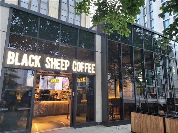 Black Sheep Coffee - Southgate House: photo 4