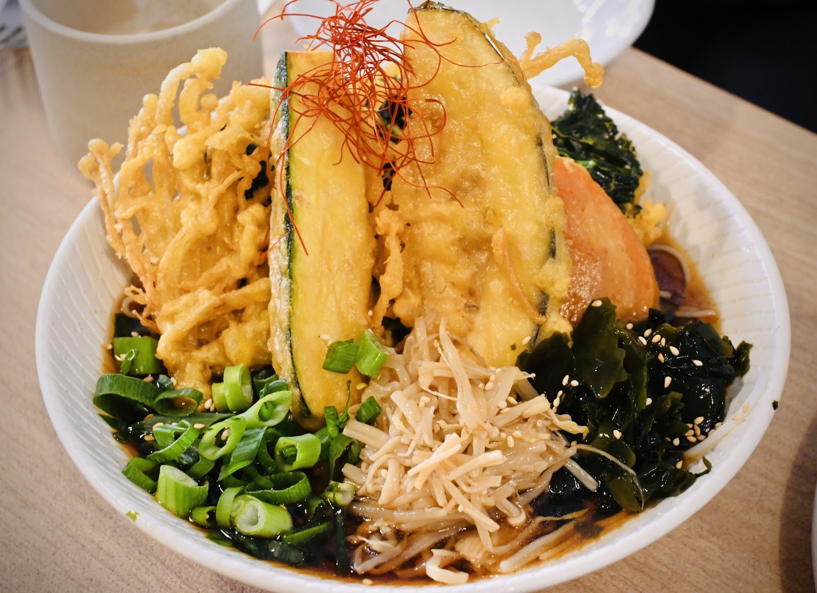 Comeco Cafe & Sushi Bar: food & drinks