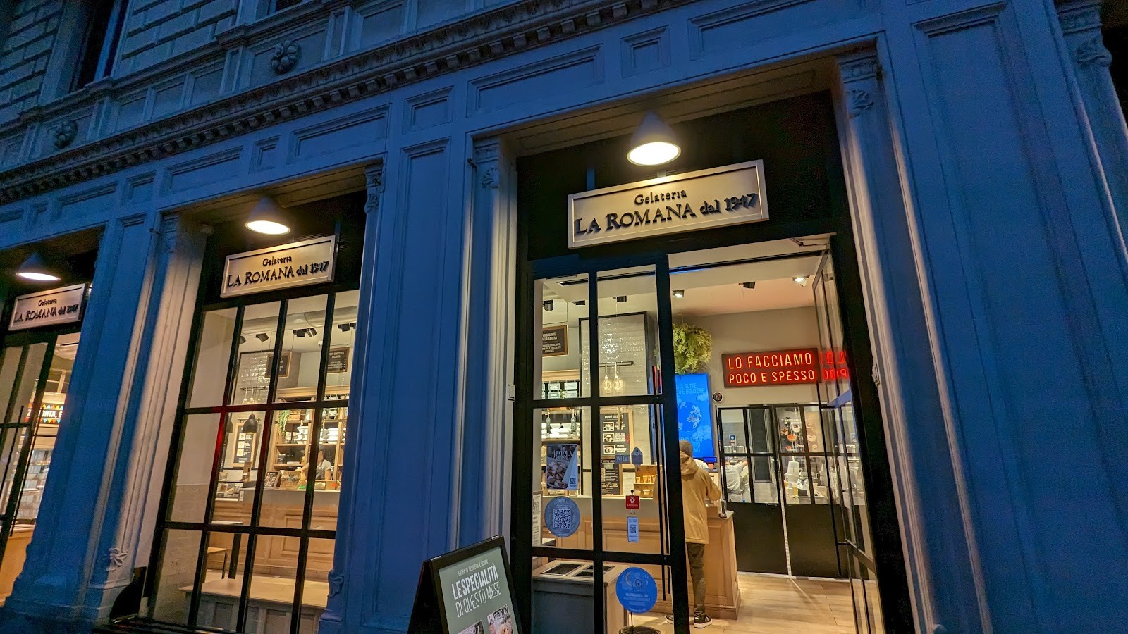 Gelateria La Romana - Viale Col di Lana: the place