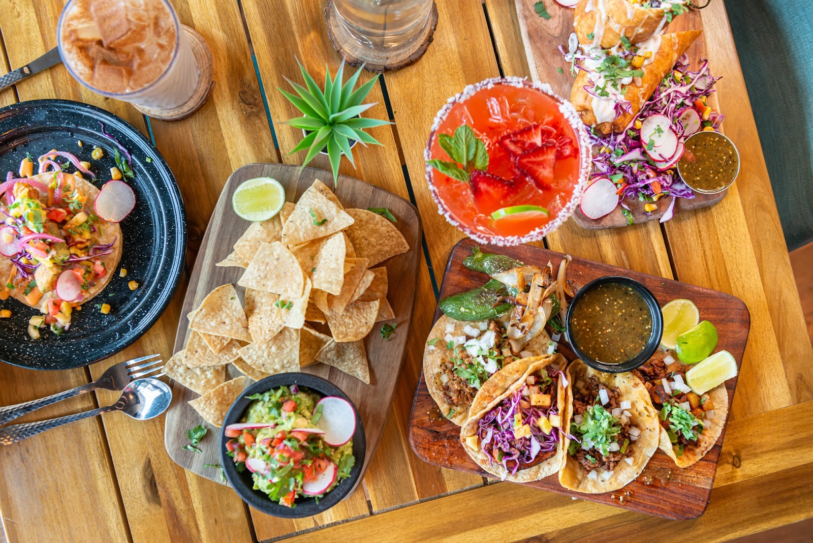 Penelopes Vegan Taqueria Pilsen: food & drinks