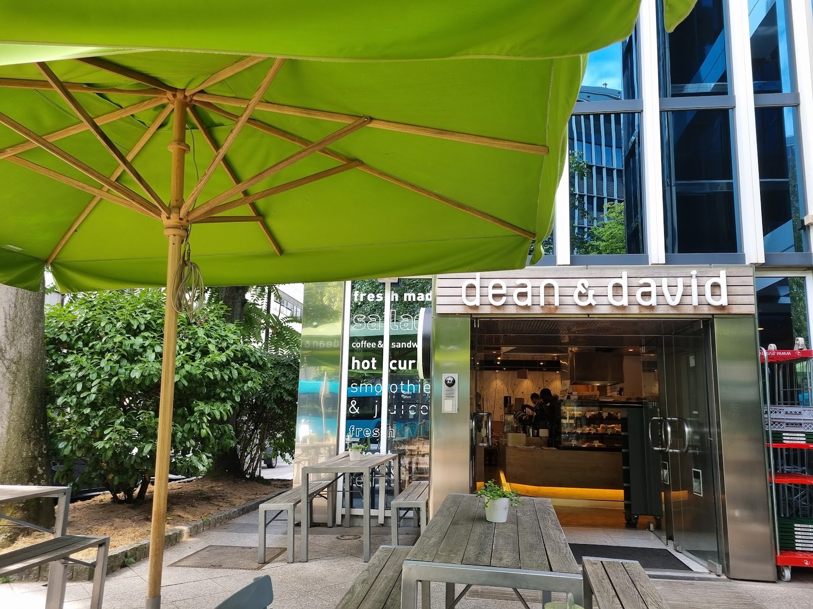 dean&david | Bowls, Salate, Curries & Snacks in Frankfurt am Main, Bockenheimer Landstraße: the place