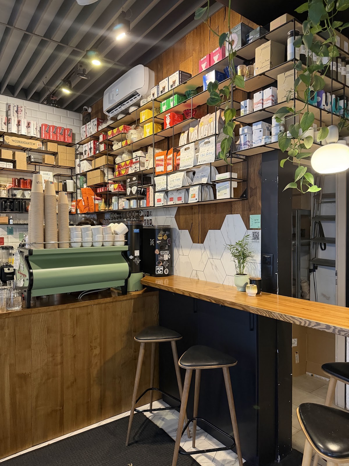 Tociekawa Specialty Coffee: the place