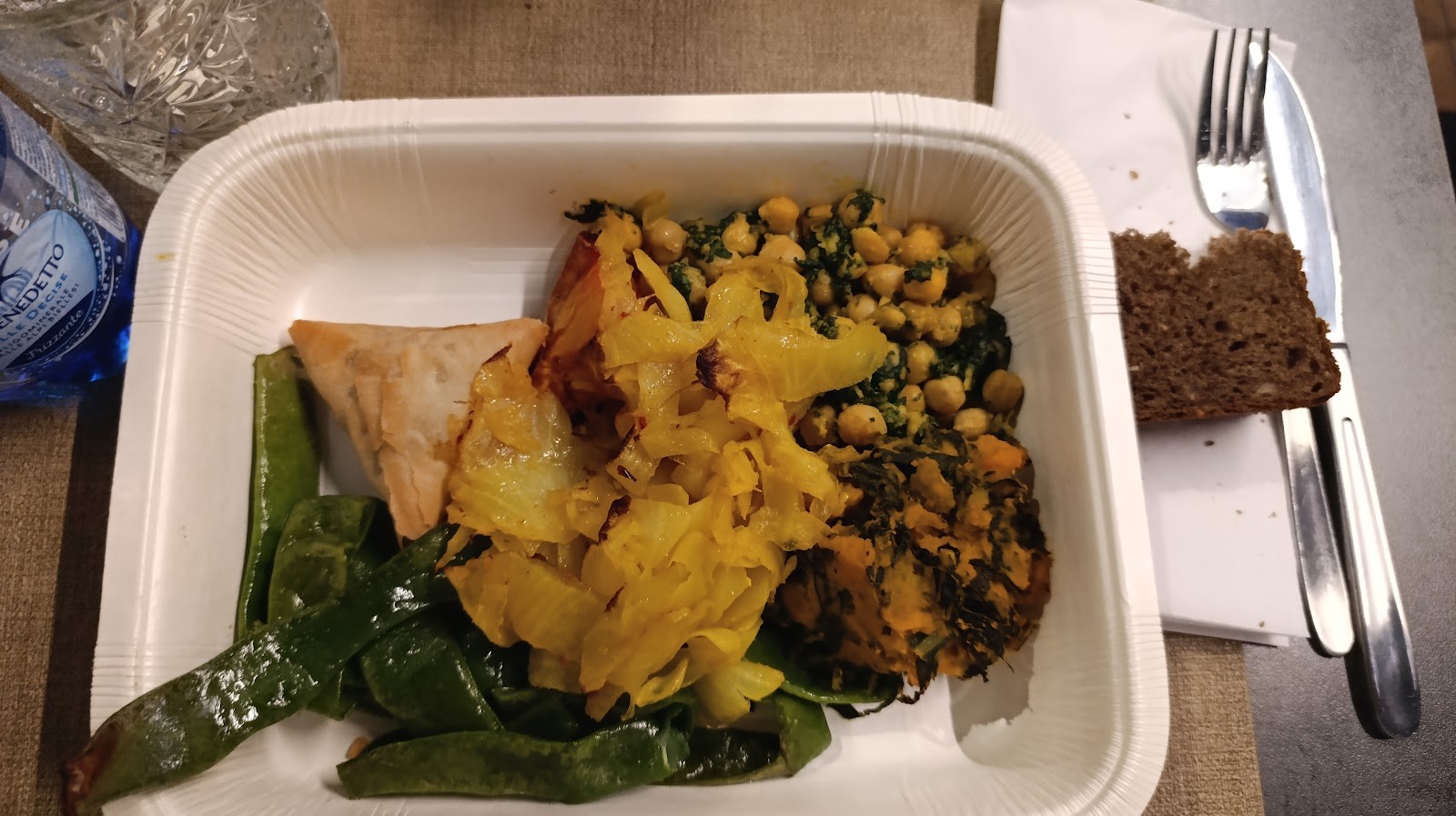 Alhambra Risto veg: food & drinks