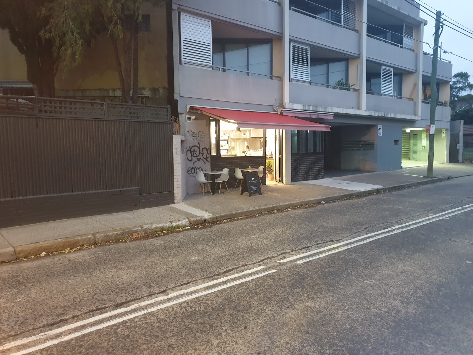 MINA'S CAFE: the place