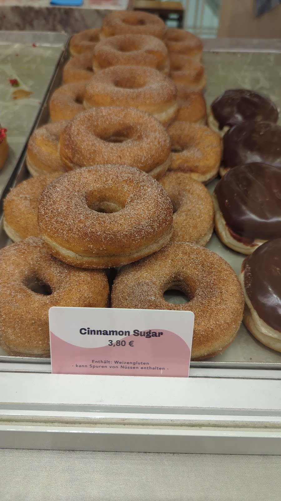 Brammibal's Donuts: food & drinks
