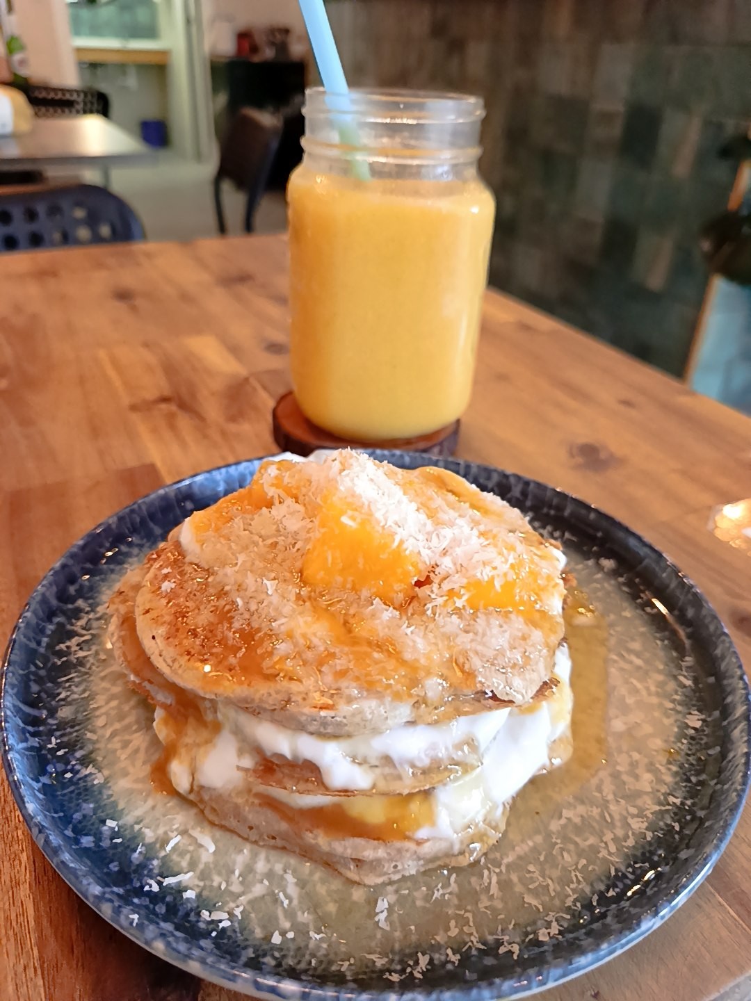 Fronda Café: food & drinks