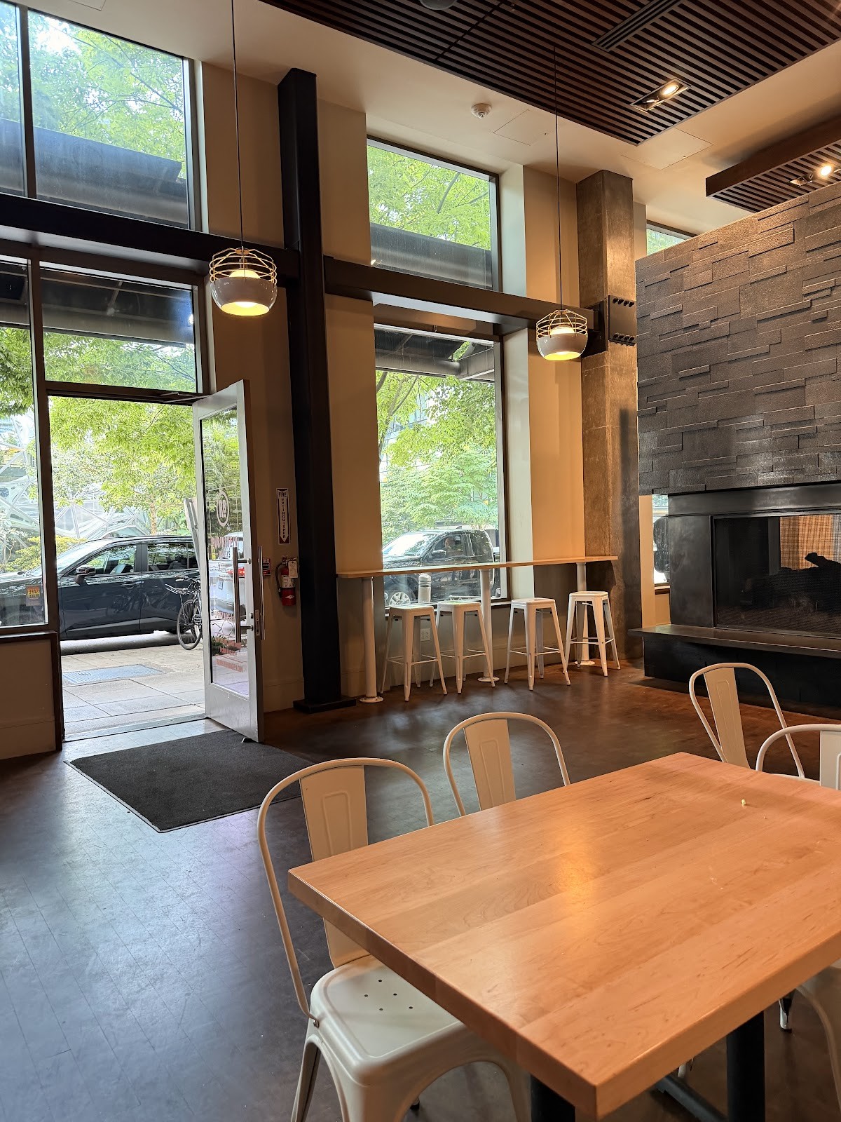 Rubinstein Bagels South Lake Union: the place