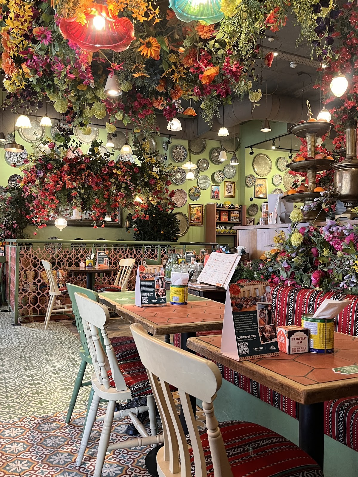 Comptoir Libanais Gloucester Road: the place
