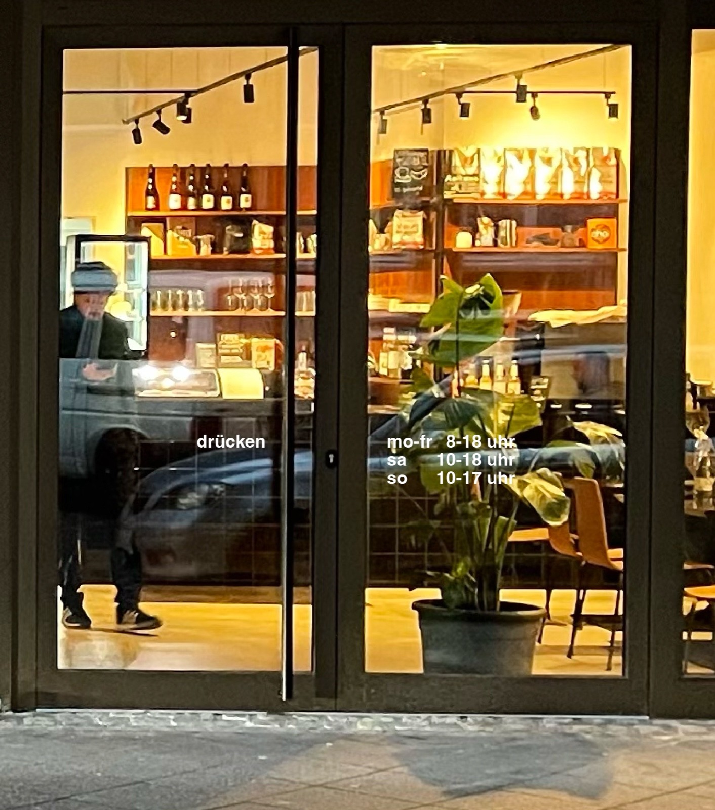 gutviertel: the place