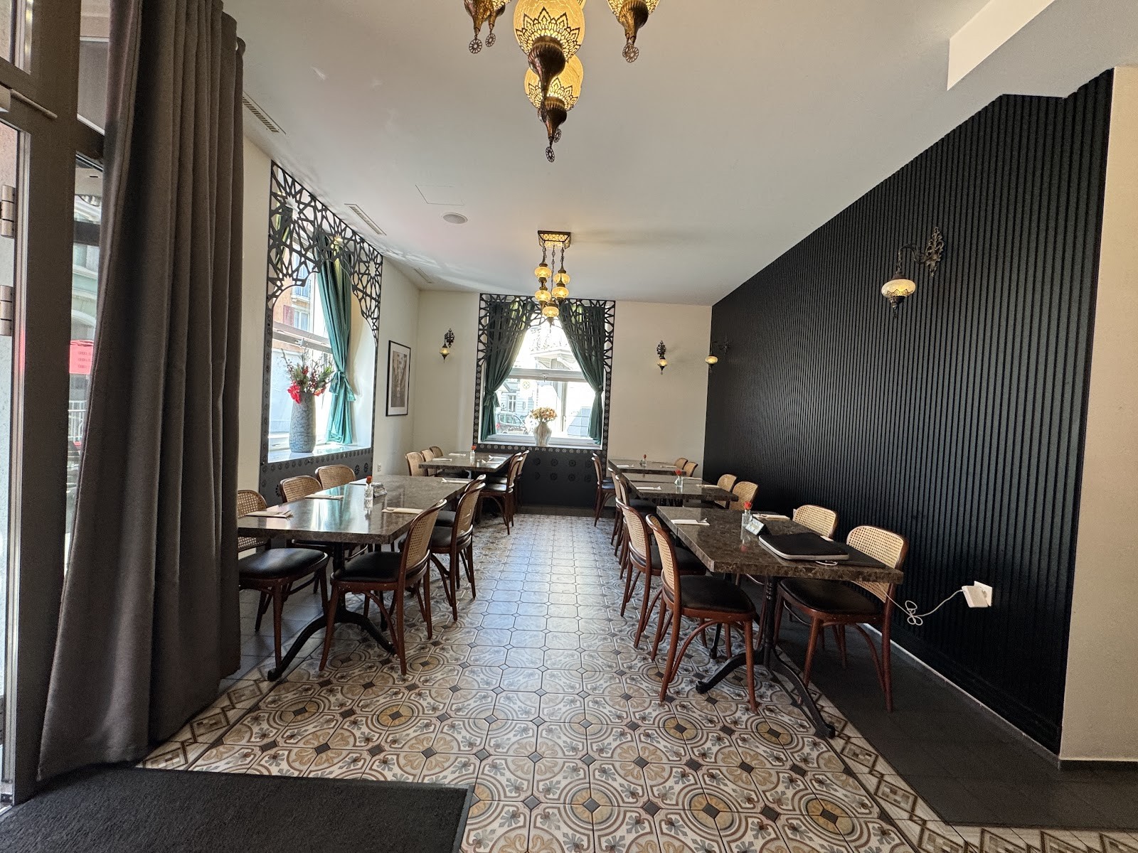 Sham Restaurant: the place