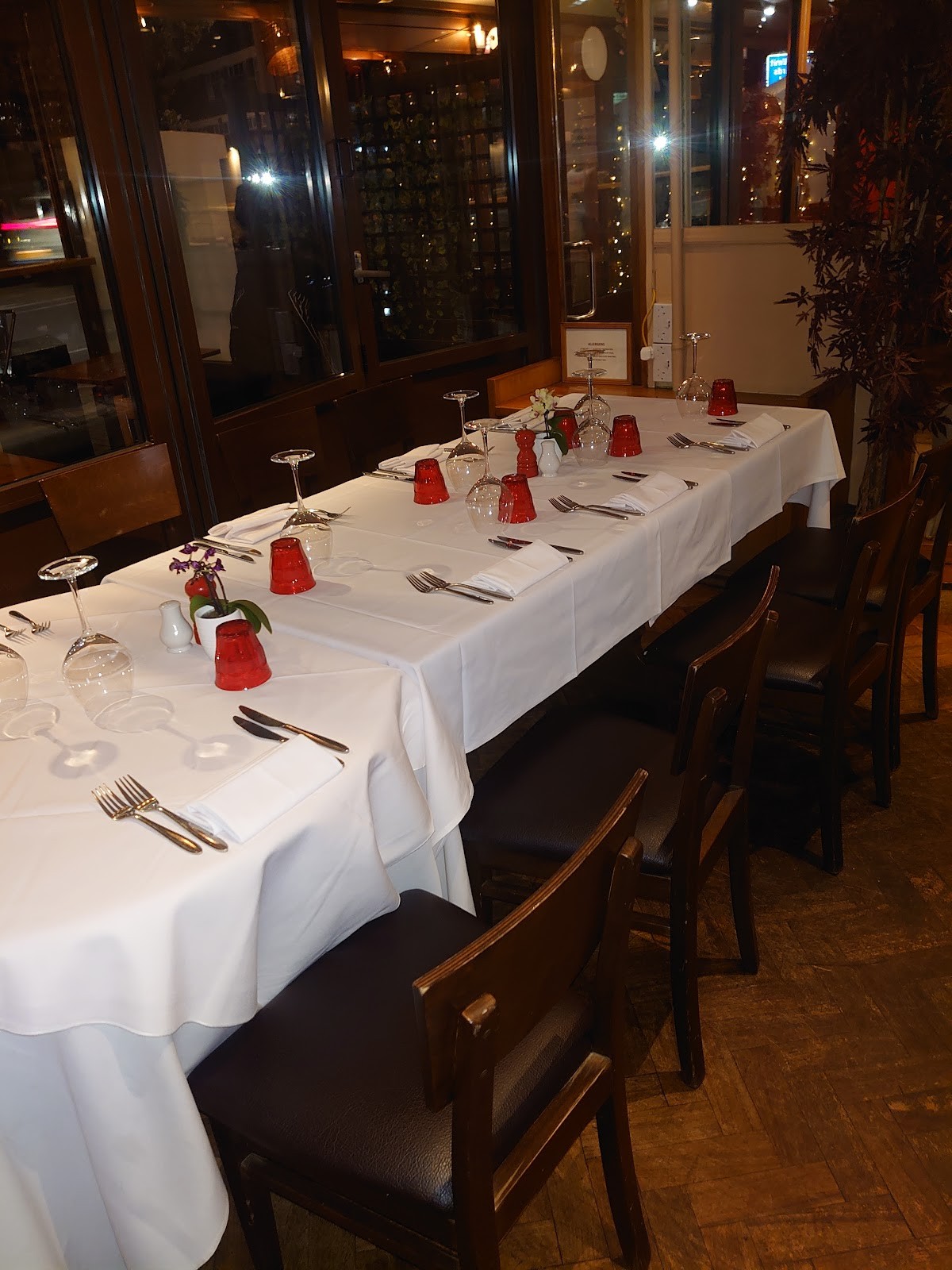 Prima Donnas: the place