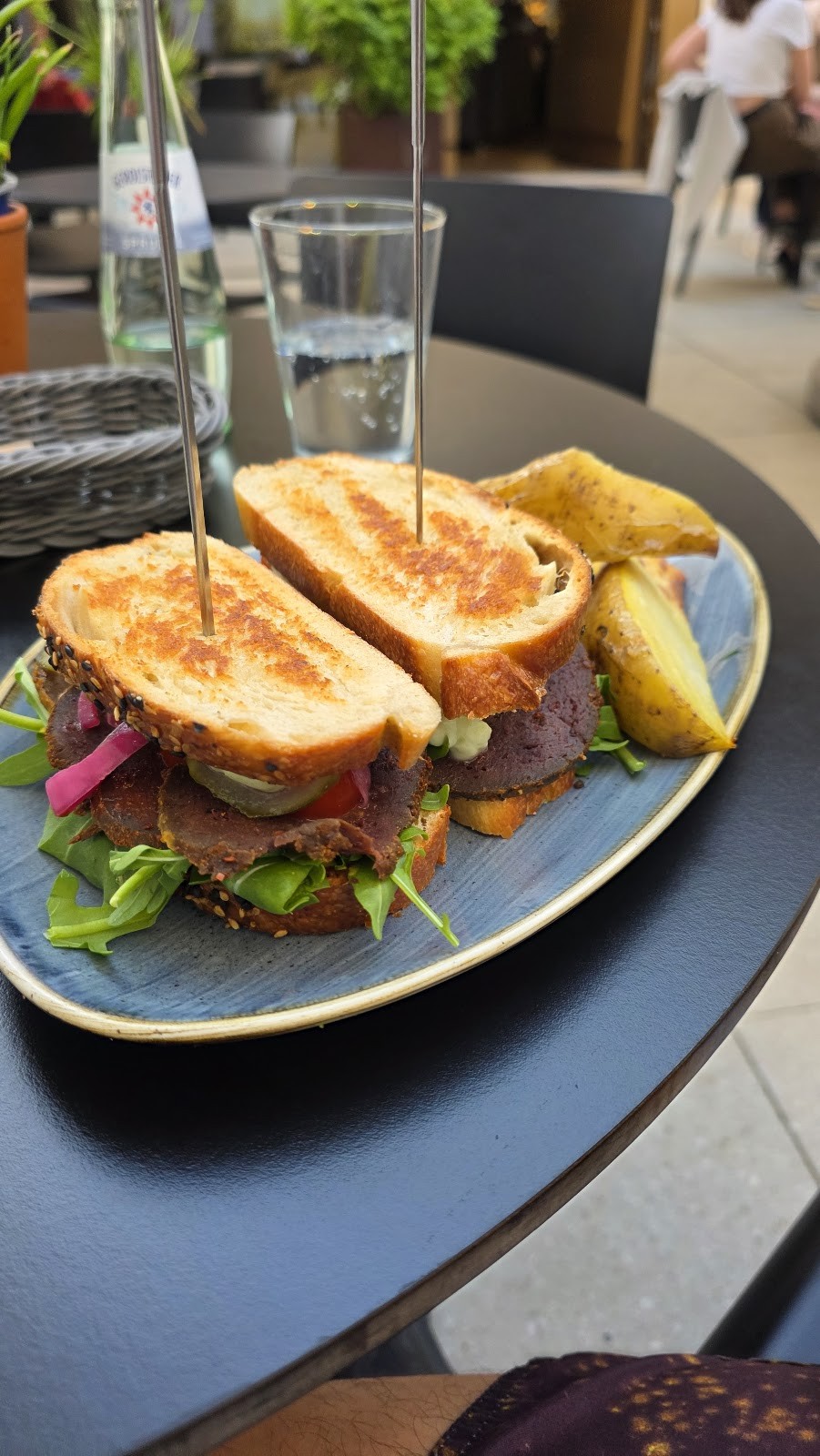 Life Deli: food & drinks