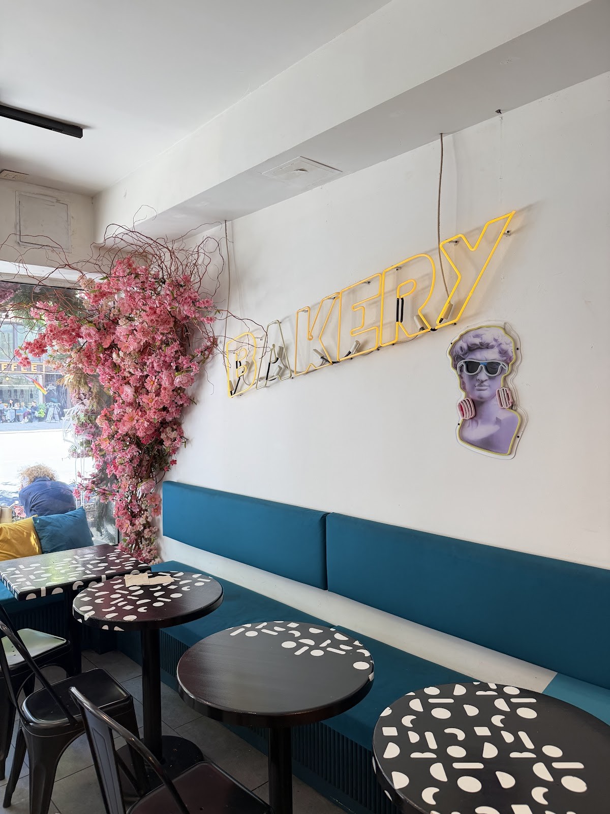 Unregular Bakery: the place