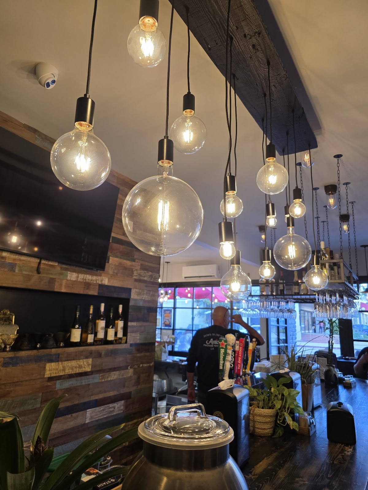 Arais Machane Yehuda LA: the place