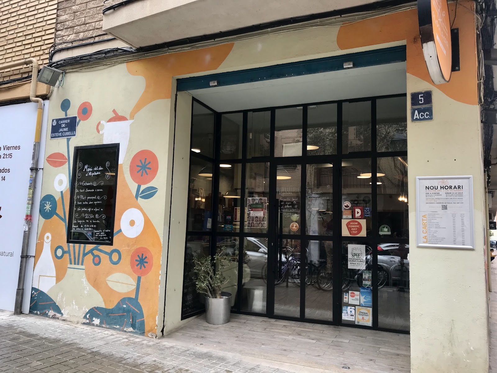 Al-Paladar - Taverna i Take Away: the place