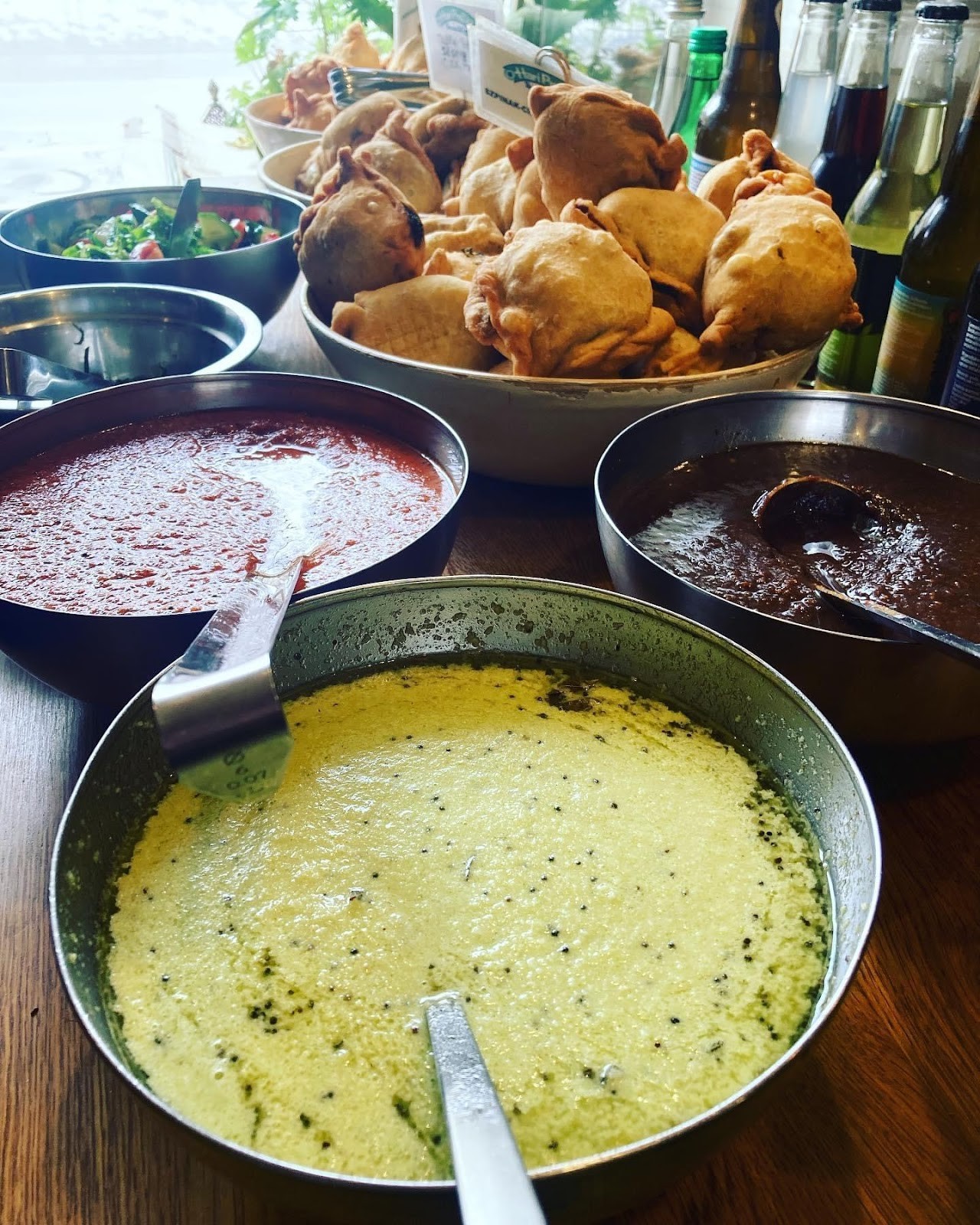 Hariprasad Samosa&Curry: food & drinks