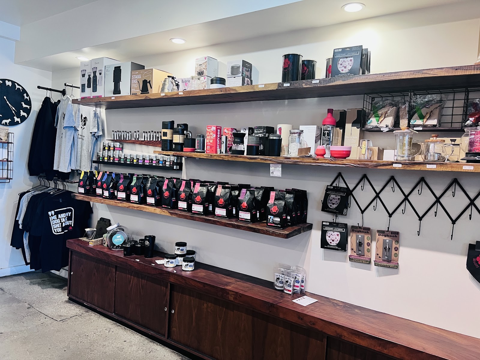 Muddy Paw Coffee & Park Eagle Rock: the place