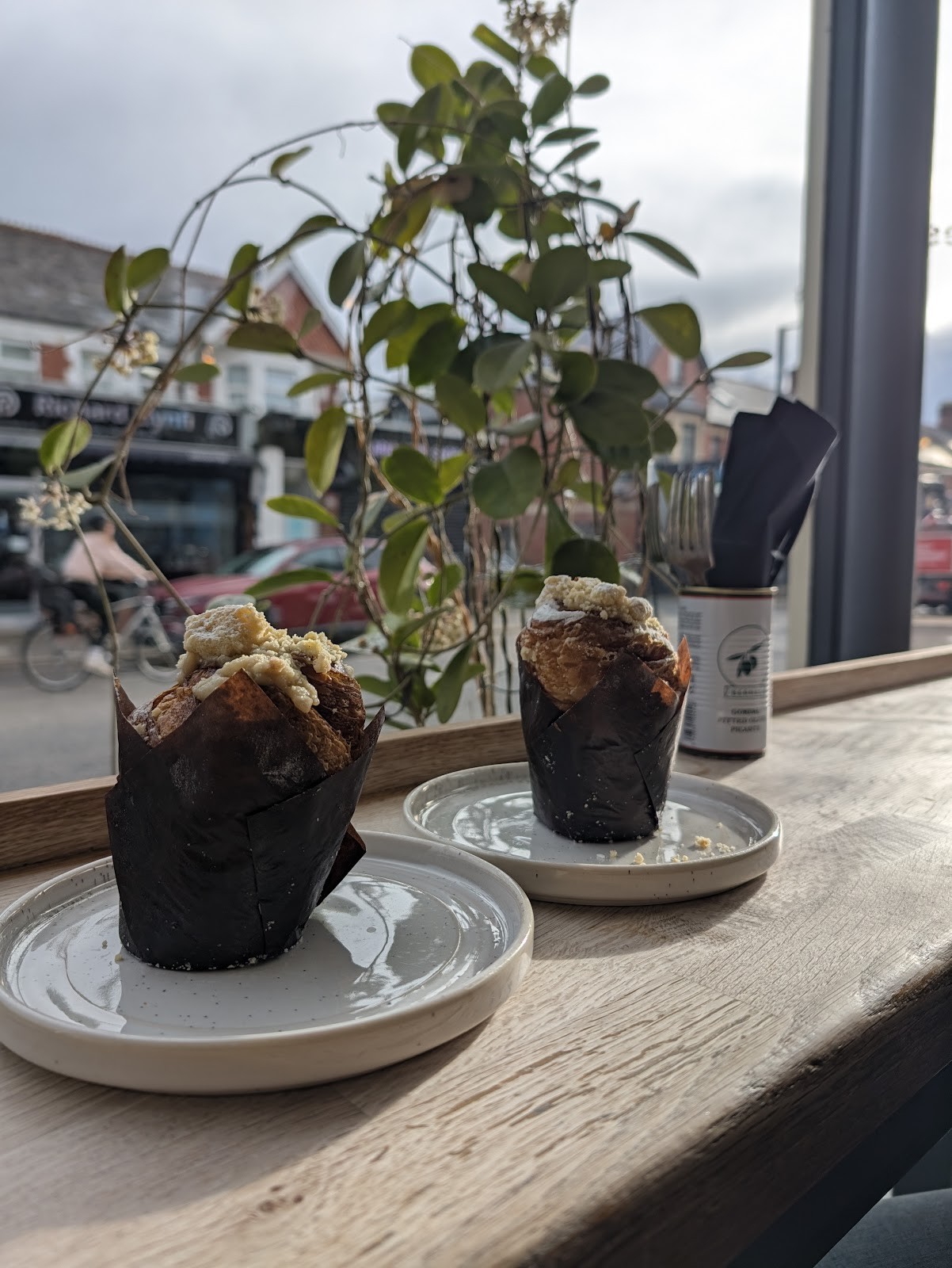 Alex Gooch Shops Ltd: food & drinks