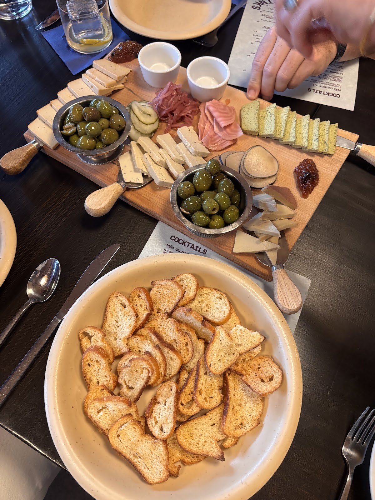 Adelleda: food & drinks